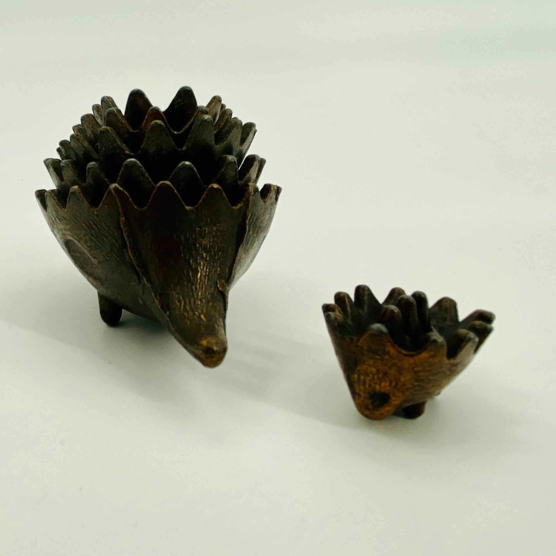 Stackable Bronze Ashtrays or Salt Cellars Jars of Porcupine Family For Sale 6