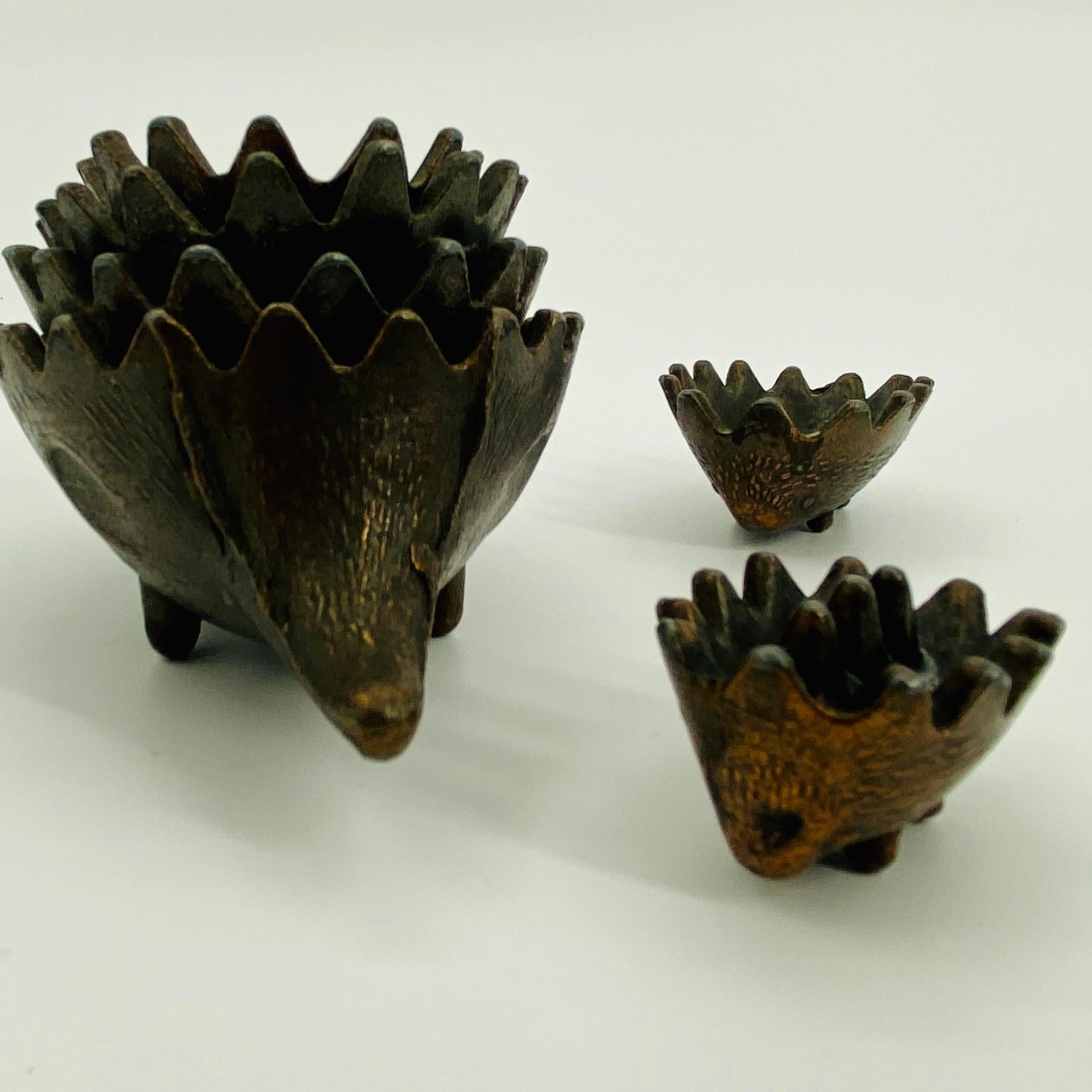 Stackable Bronze Ashtrays or Salt Cellars Jars of Porcupine Family For Sale 10