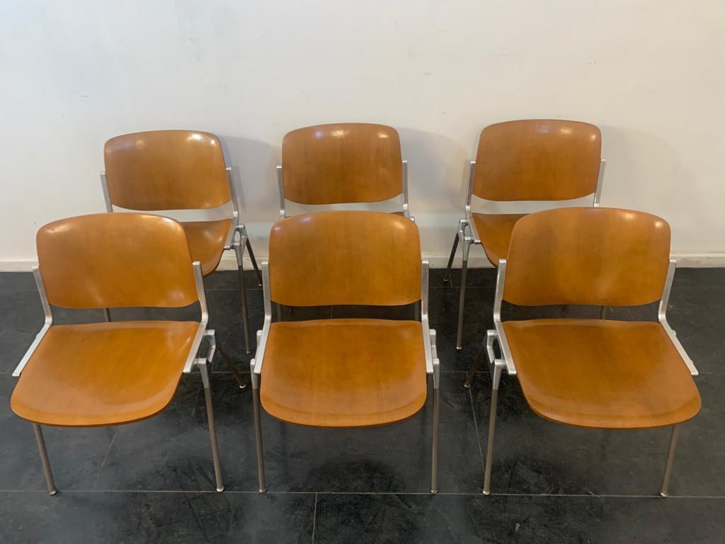 Stapelbare Stühle von Giancarlo Piretti für Castelli / Anonima Castelli, 6er-Set (Mitte des 20. Jahrhunderts) im Angebot