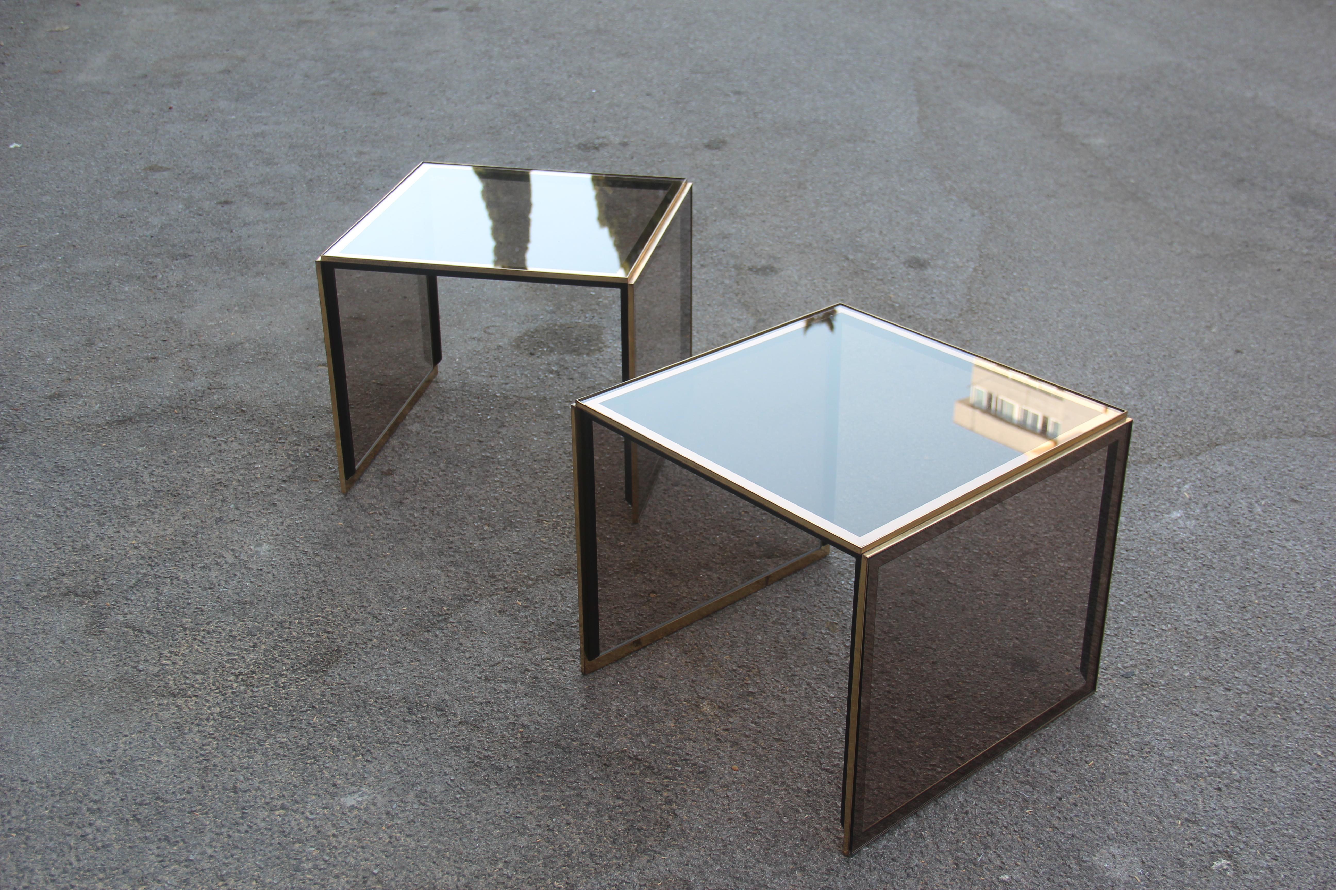 Stackable Coffee Tables in Mirrored Golden Brass Glass with a Square Shape 1970s In Good Condition For Sale In Palermo, Sicily