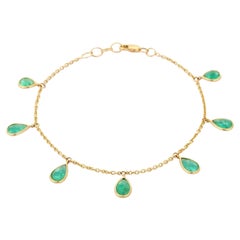 Stapelbares Smaragd-Charm-Kette-Armband aus 18 Karat Gelbgold mit Karabiner-Verschluss