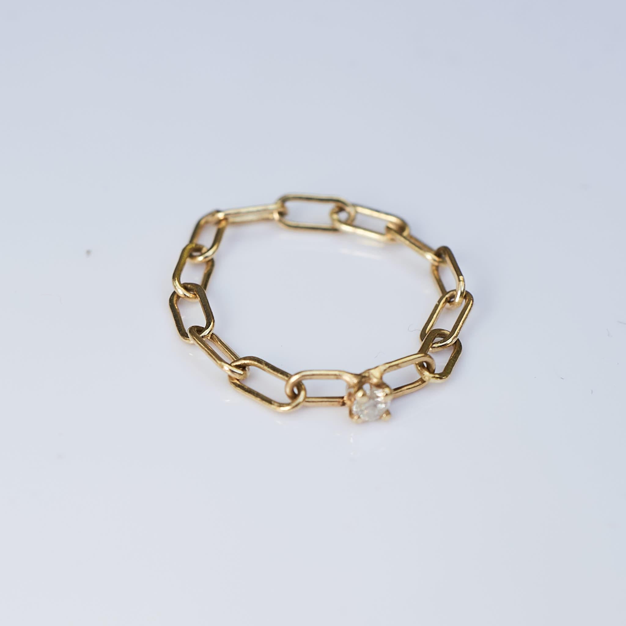 White Diamond Chain Ring Gold Stackable In New Condition For Sale In Los Angeles, CA