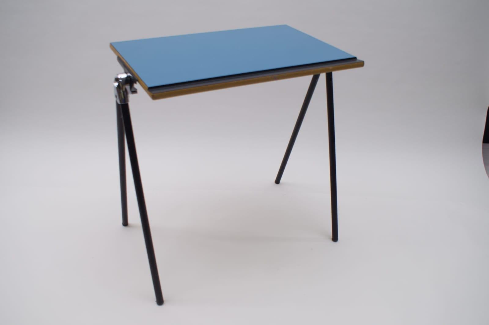 School desk and chair (Palini)
1960

The Castiglionis with Caccia Dominioni presented several prototypes manufactured by Palini including T12 ( with the same pen tray as this one), which was awarded the Compasso d’Oro, 1960. These are stackable