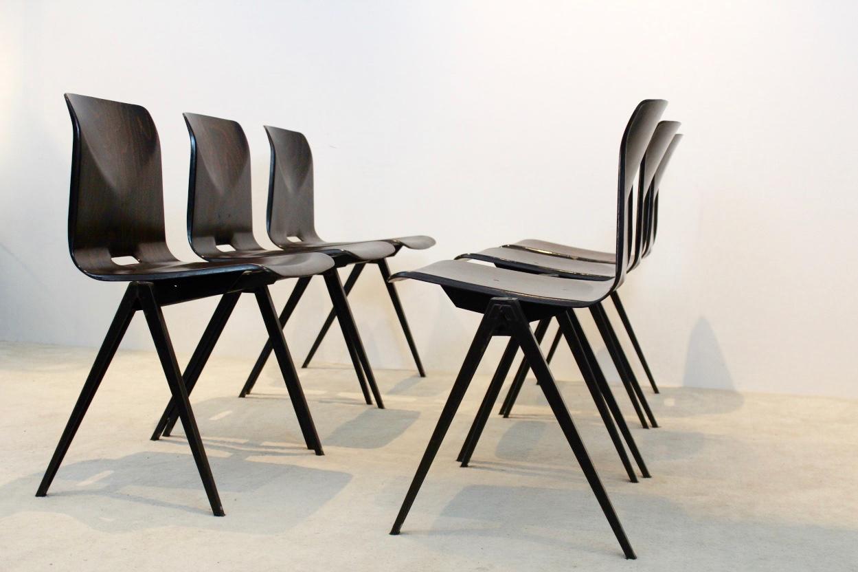 Stackable Pagholz Galvanitas S22 Industrial Diner Chair in Wenge, 1960s (Moderne der Mitte des Jahrhunderts)