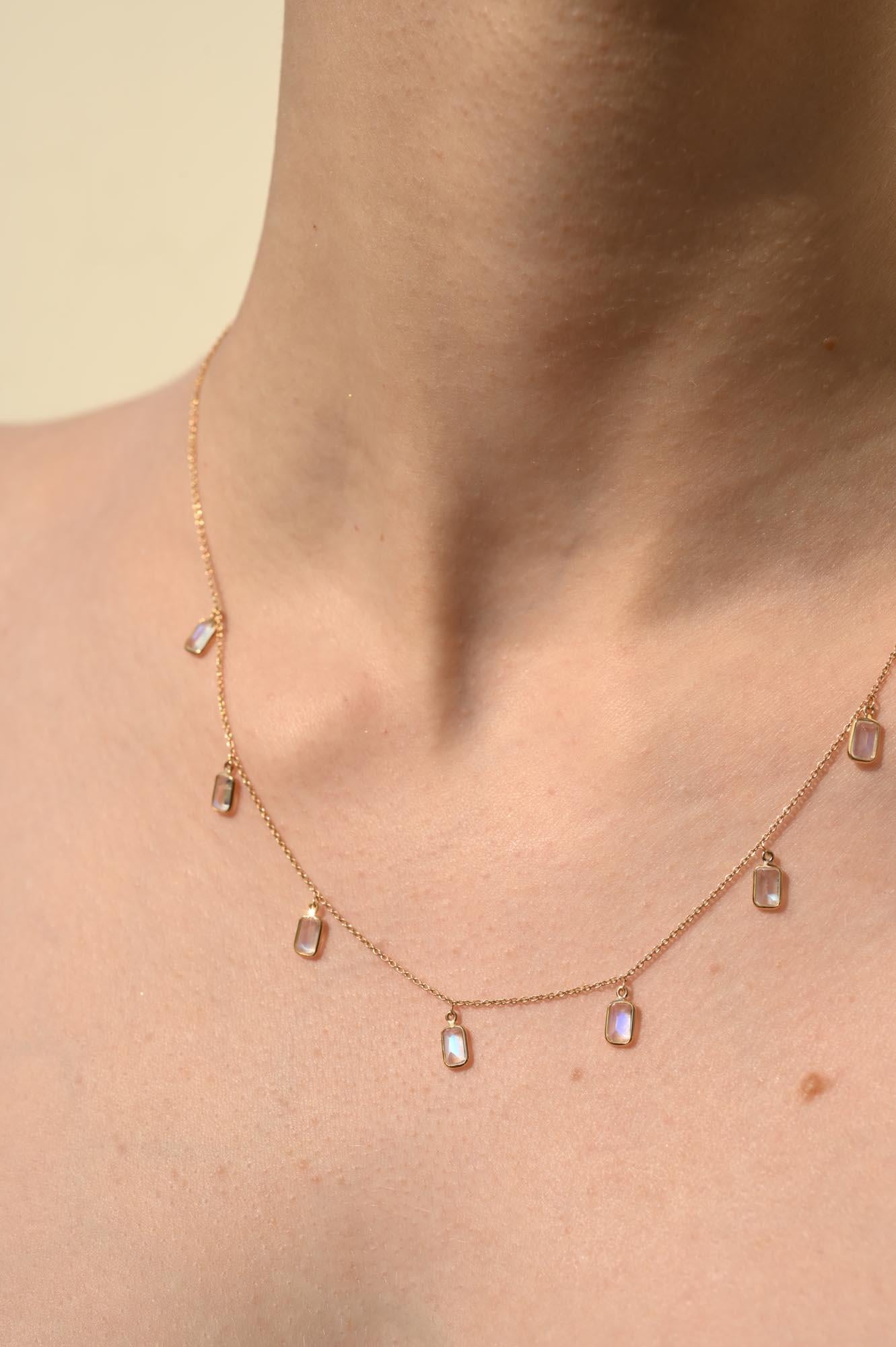 Rainbow Moonstone Chain Necklace Gift for Girlfriend in 18k Solid Yellow Gold For Sale 1