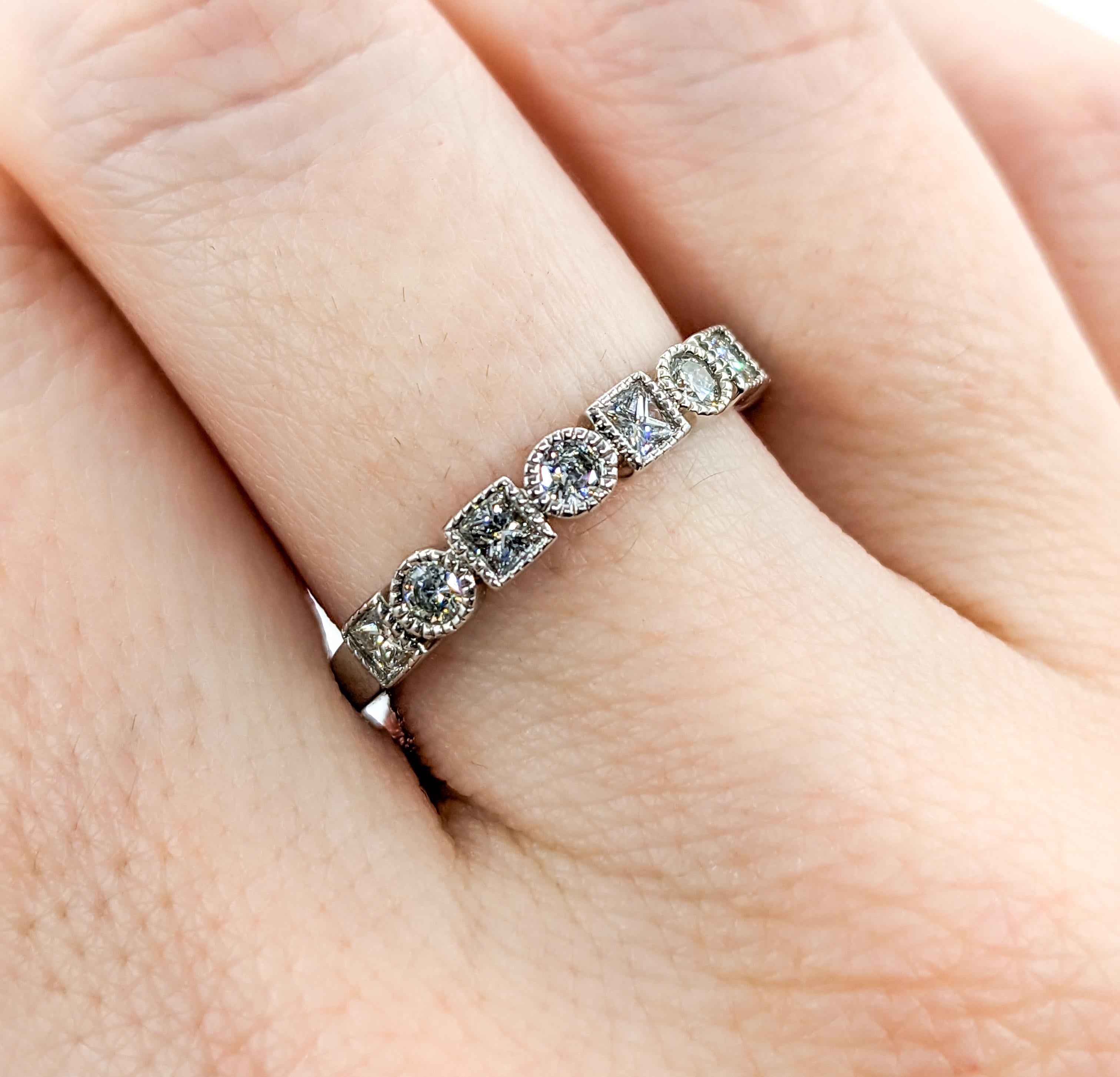 Stackable Round & Princess Diamond Ring In White Gold In Excellent Condition For Sale In Bloomington, MN
