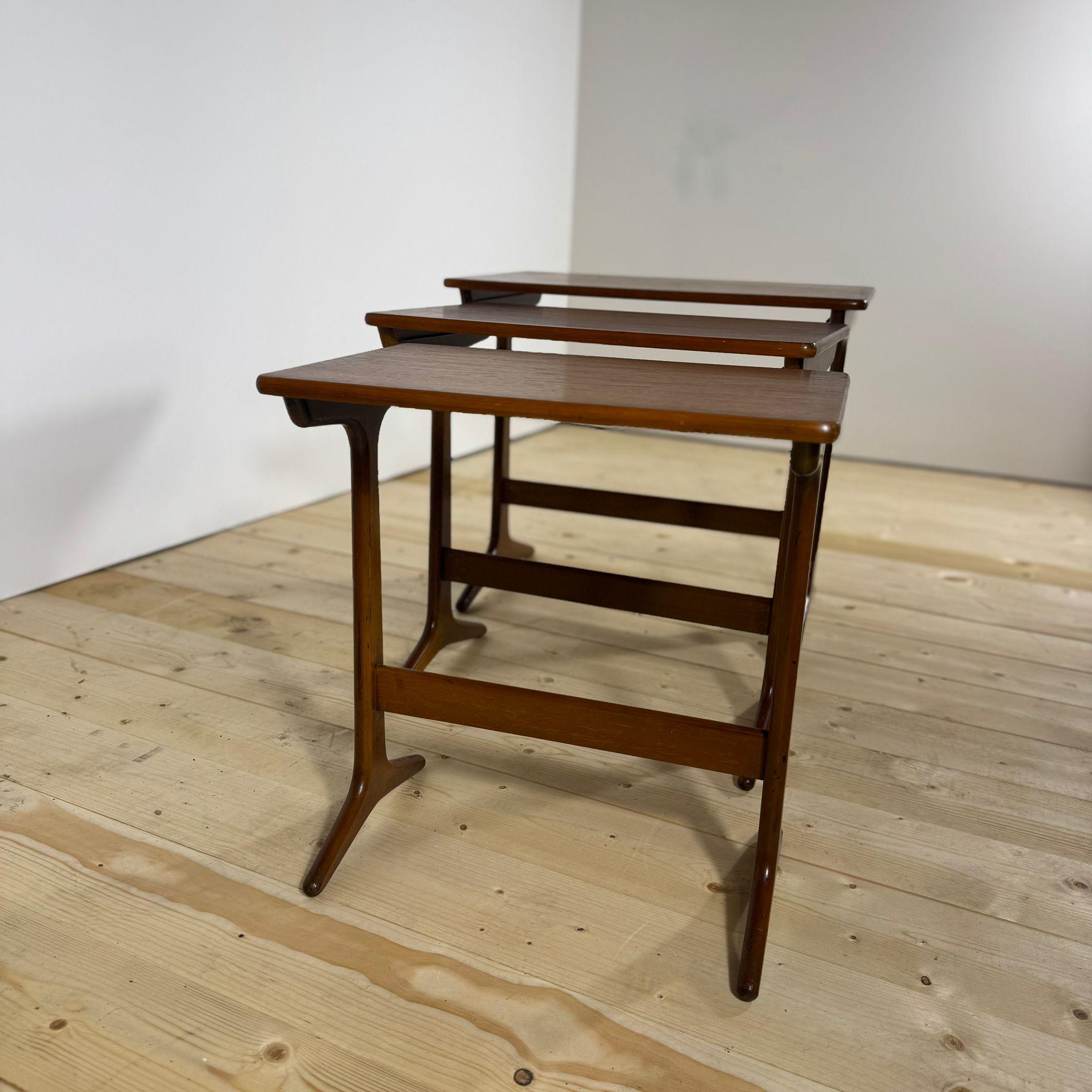 Placage Tables empilables, Erling Torvits pour Heltborg Møbler, années 1960 en vente