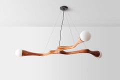 Escultura luminosa apilada de 3 bombillas