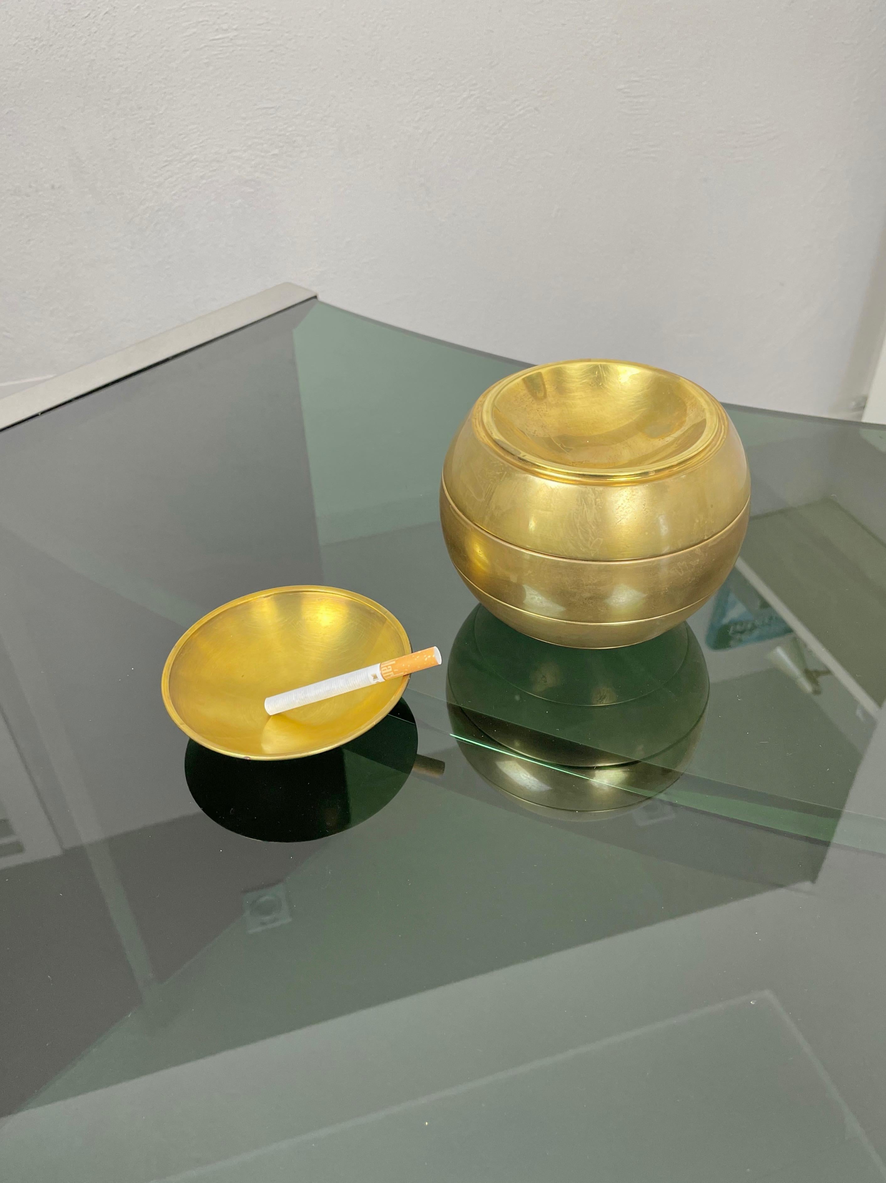 Italian Stacked Brass Globe Ashtray Bowl Attributed to Tommaso Barbi, Italy, 1970s