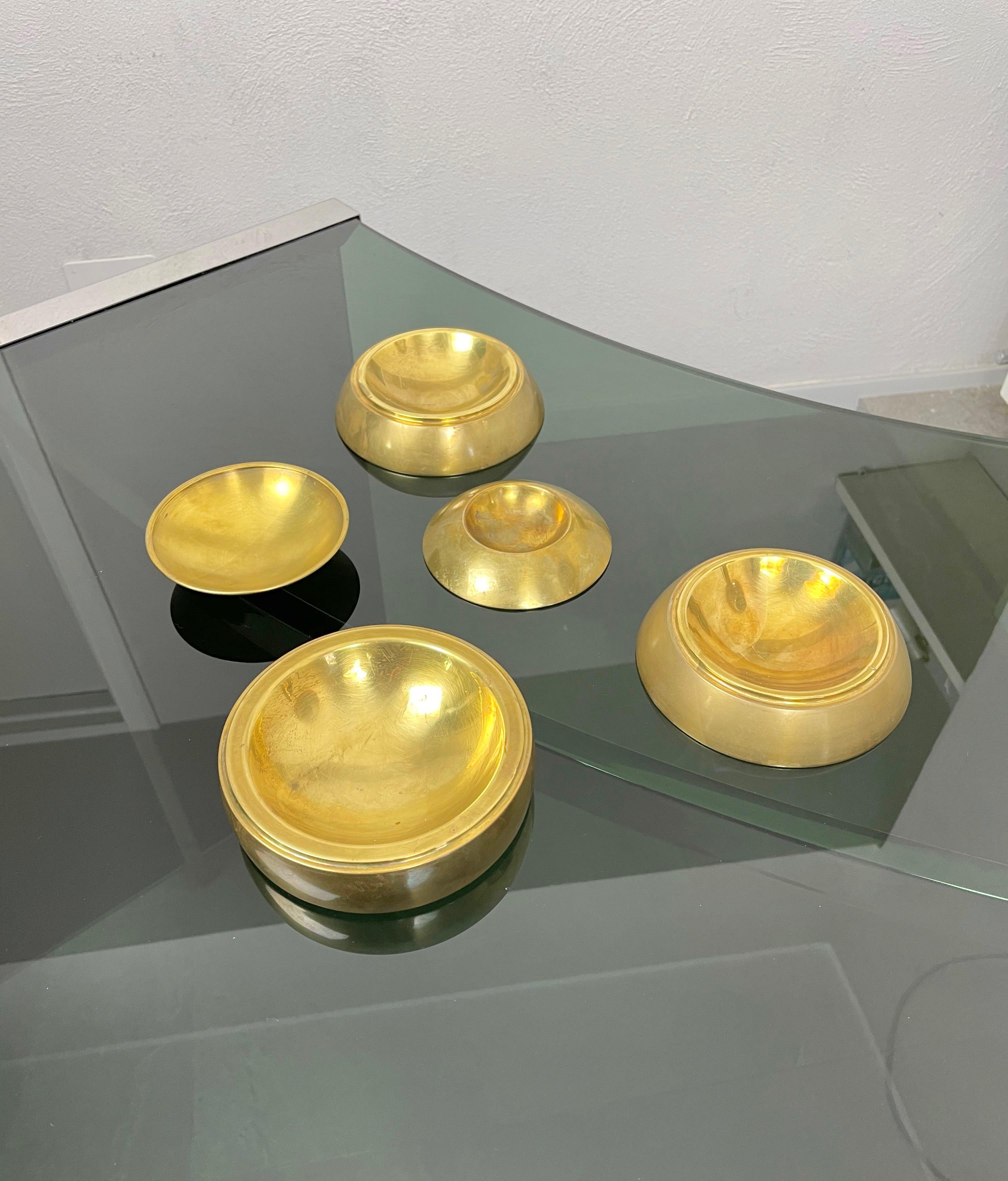 Stacked Brass Globe Ashtray Bowl Attributed to Tommaso Barbi, Italy, 1970s In Good Condition In Rome, IT
