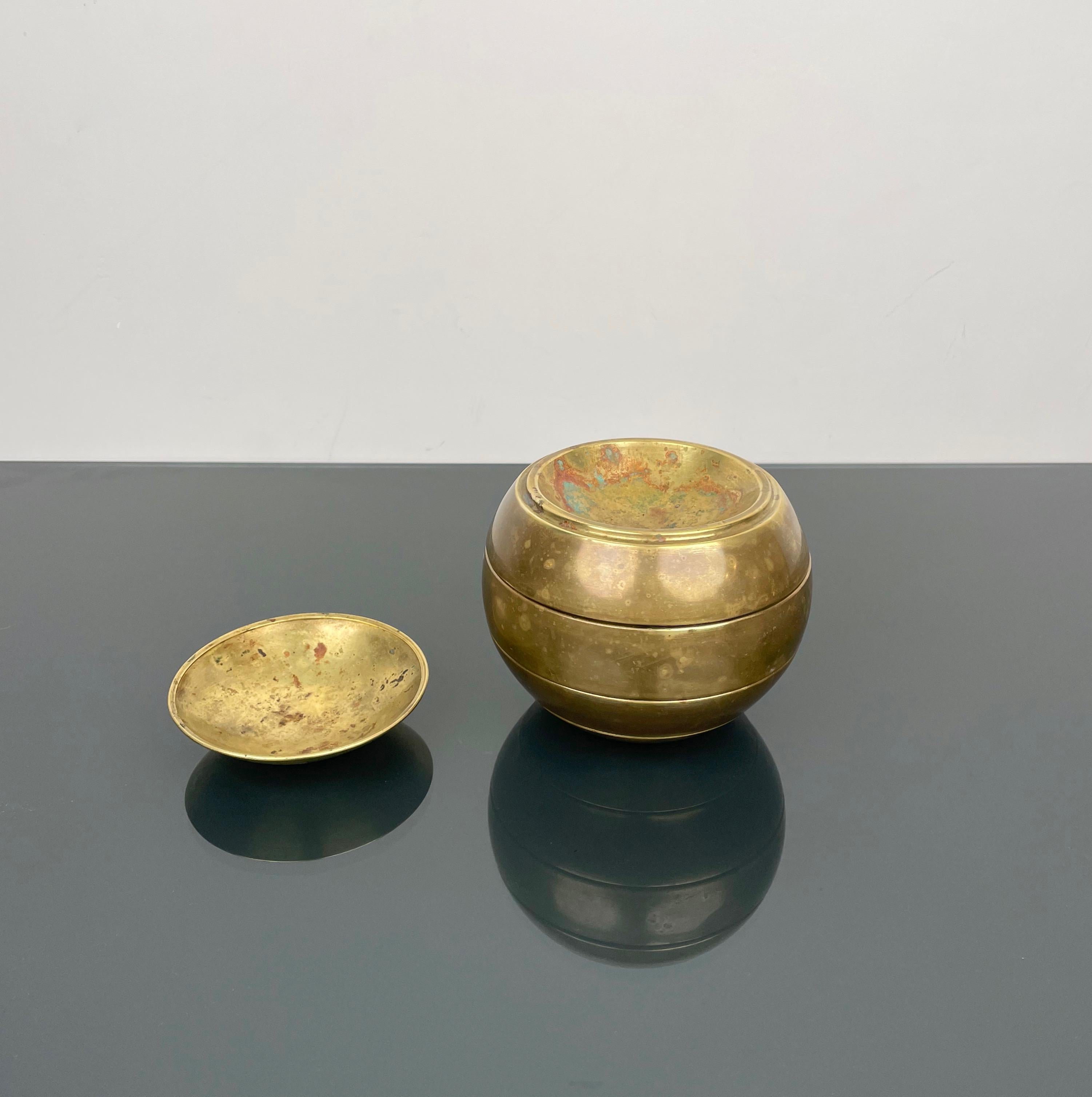 Stacked Brass Globe Ashtray Bowl Attributed to Tommaso Barbi, Italy 1970s In Good Condition In Rome, IT