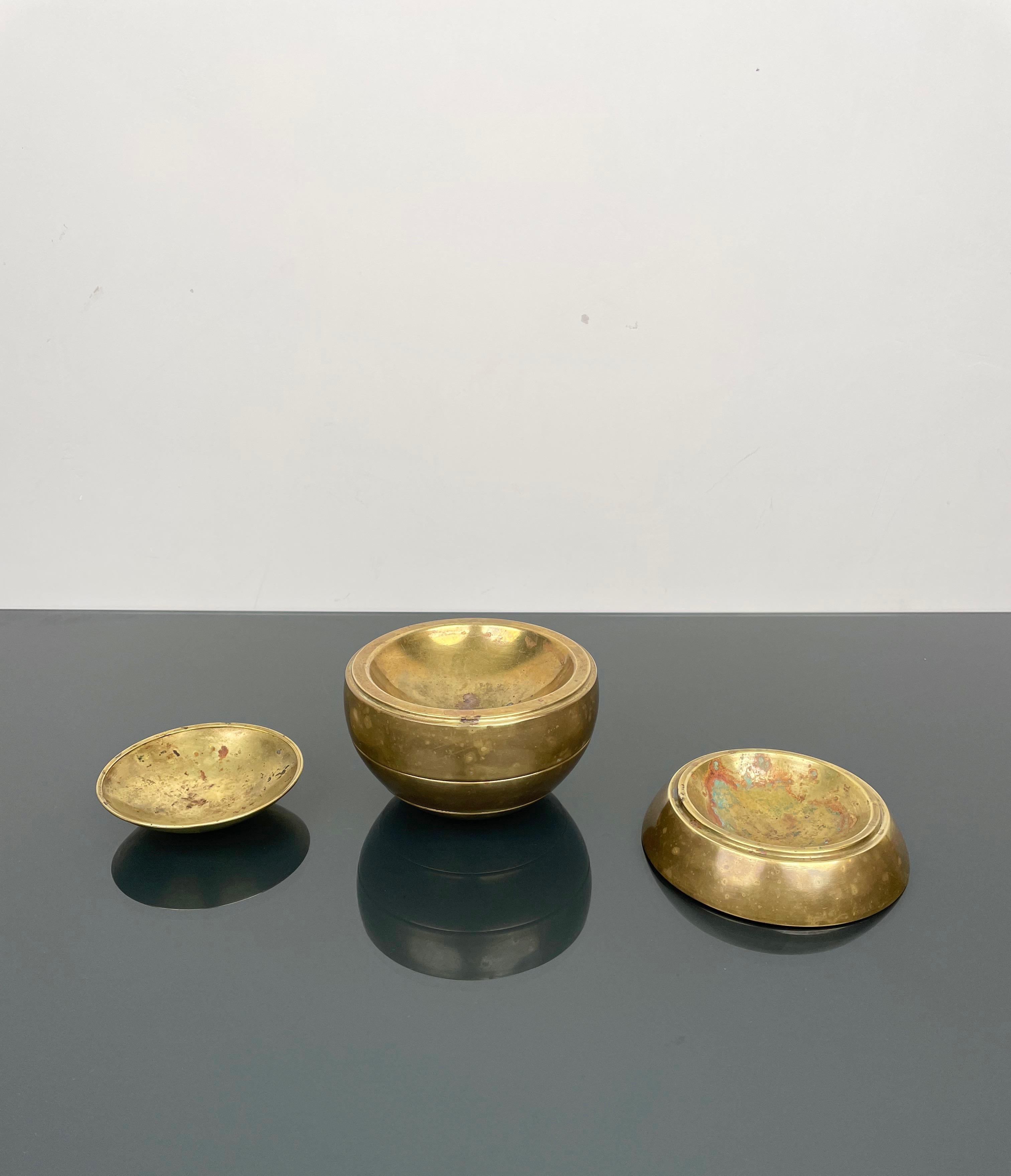 Late 20th Century Stacked Brass Globe Ashtray Bowl Attributed to Tommaso Barbi, Italy 1970s