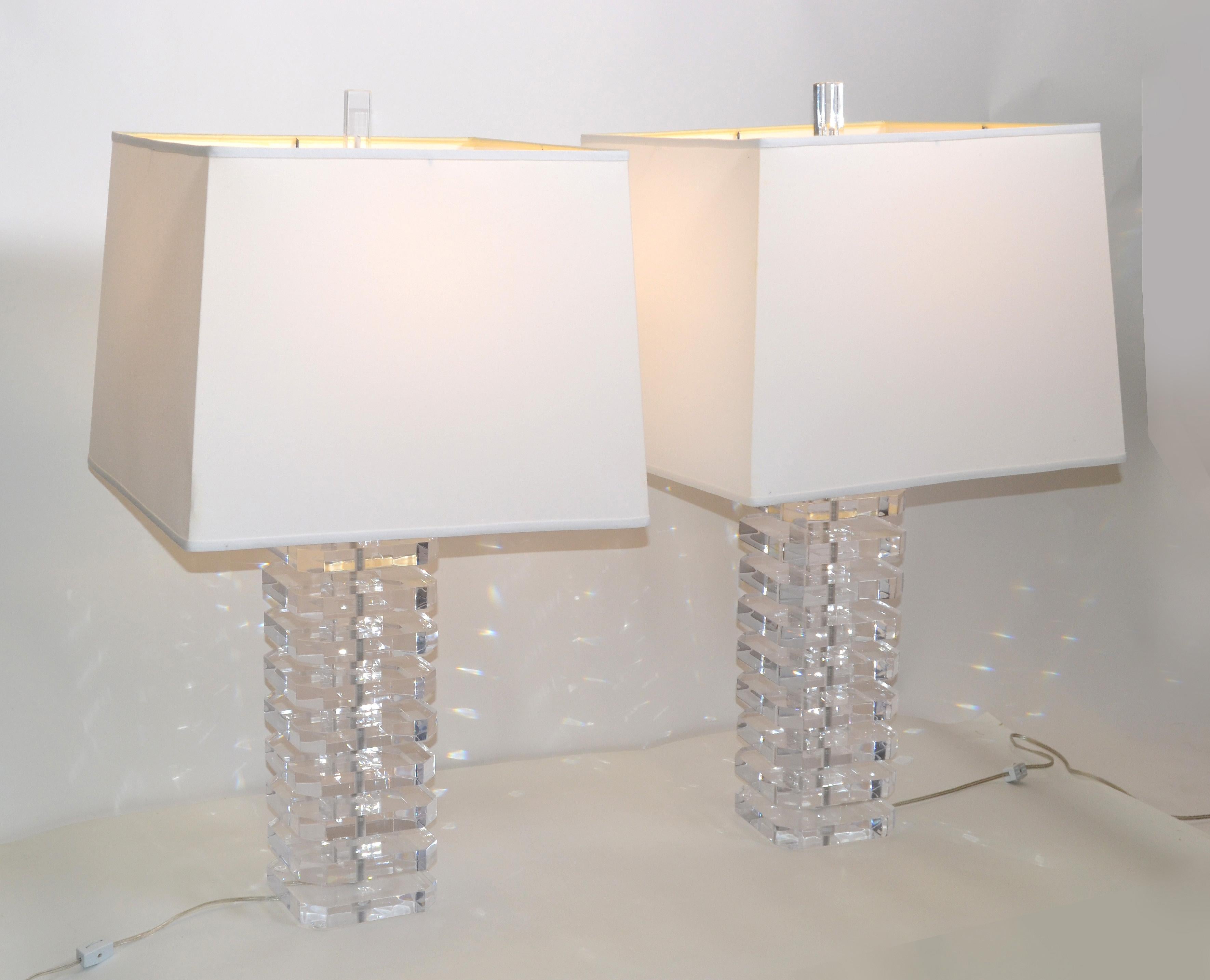 Stacked Clear Lucite Table Lamps & Off White Shade Mid-Century Modern, Pair 7