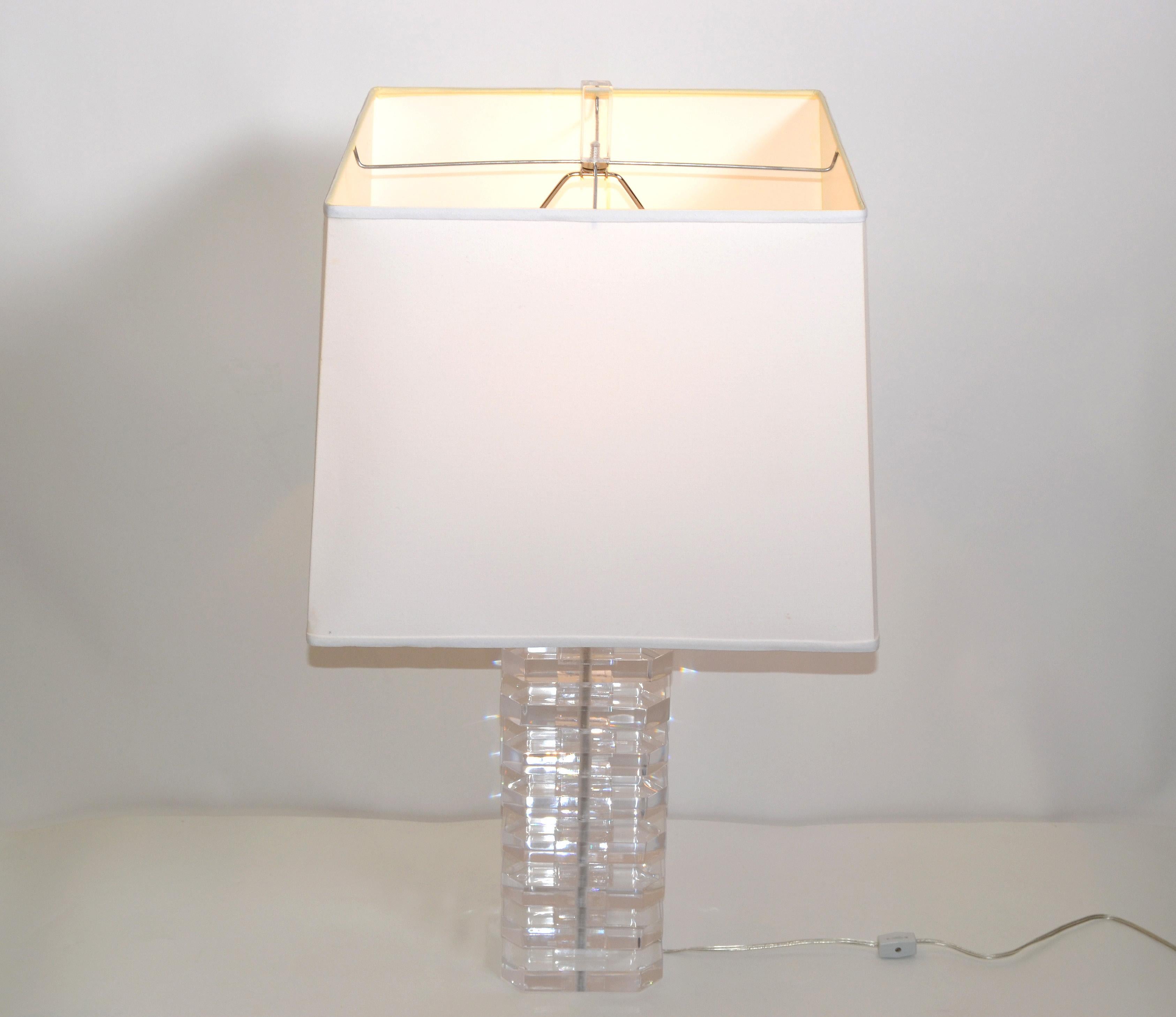 Stacked Clear Lucite Table Lamps & Off White Shade Mid-Century Modern, Pair In Good Condition In Miami, FL