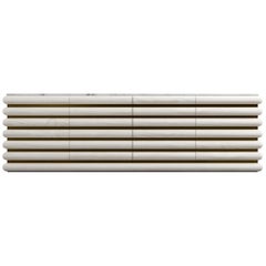 CREDENZA STACKED - Détails modernes en bois avec incrustation en métal et plateau en marbre