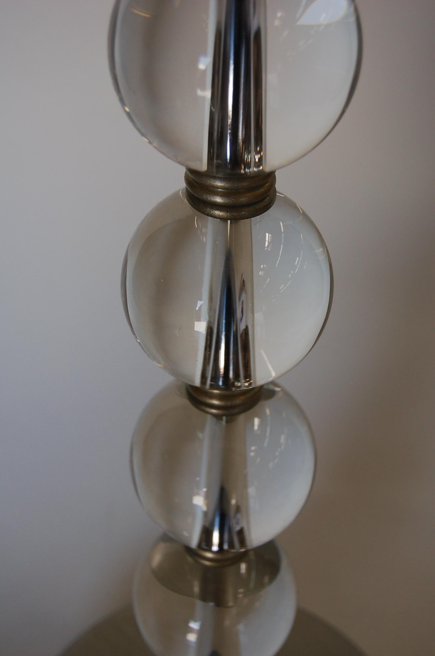 Elegant Mid-Century Modern stacking crystal five ball table lamp. 

Measures: 8