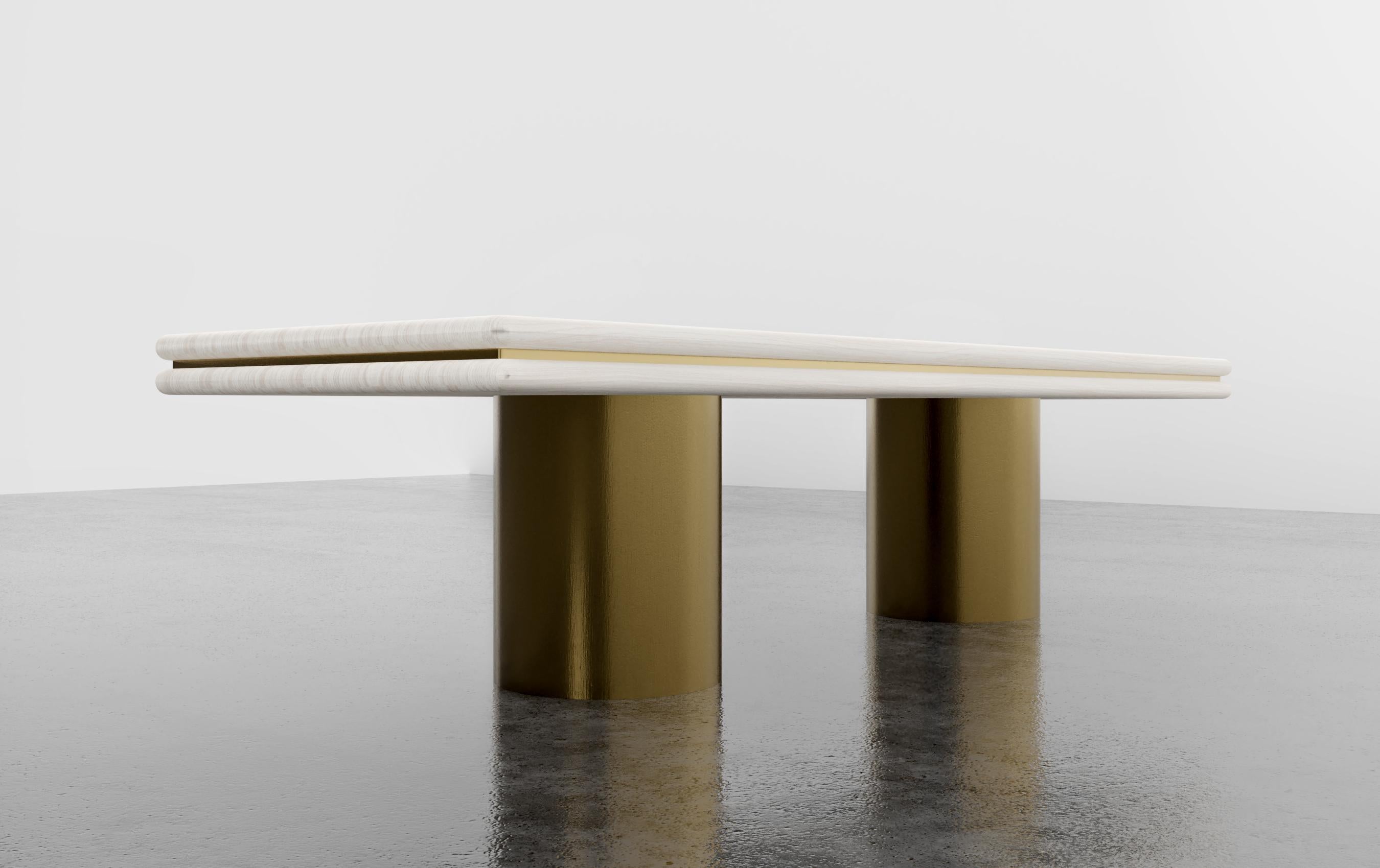 STACKED DINING TABLE – moderner Holz-Esstisch mit Metallintarsien und Sockeln (Moderne) im Angebot