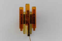 Applique in vetro e ottone impilato di Svend Aage Holm Sørensen, 1960.