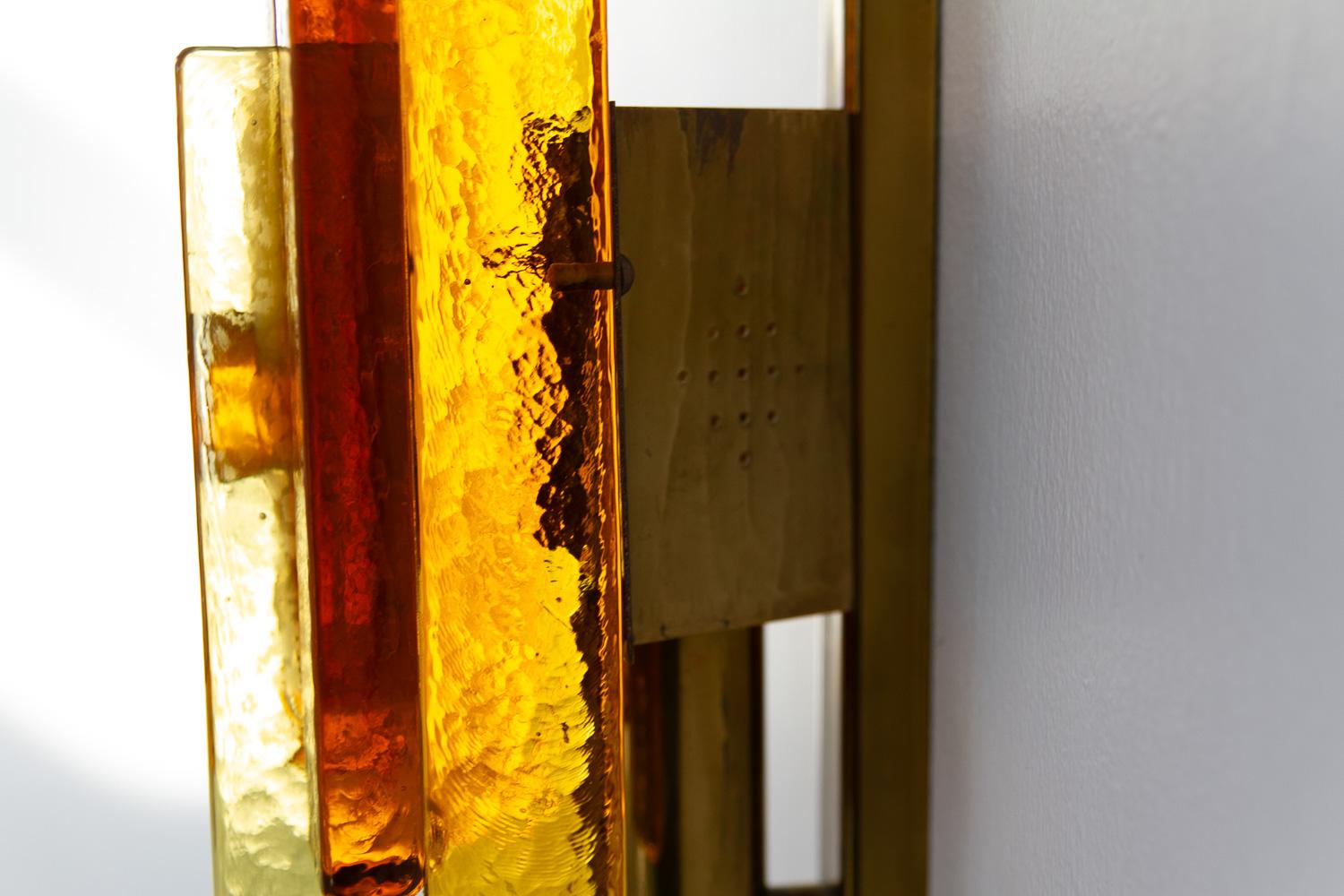 Aplique apilado de cristal y latón de Svend Aage Holm Sørensen, década de 1960. en venta 2