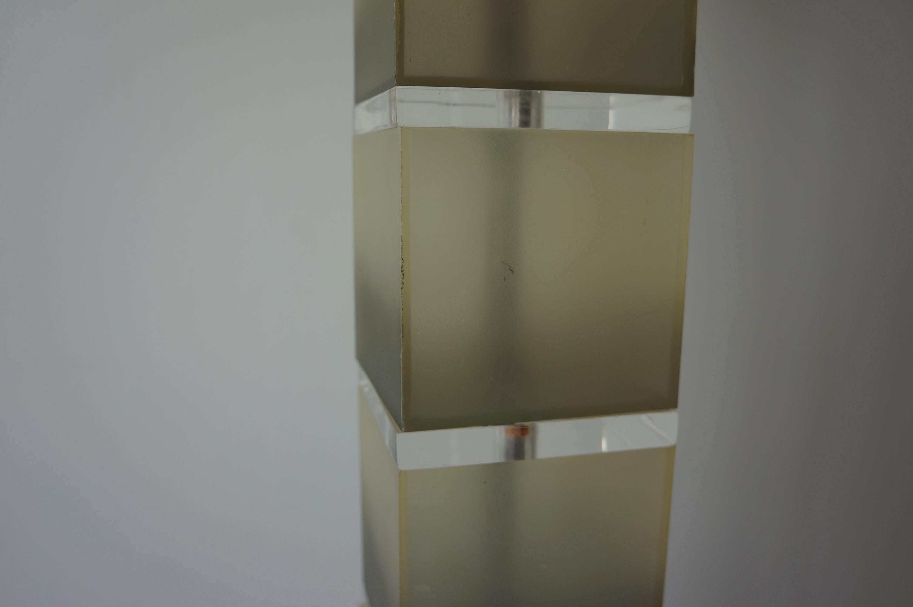 Stacked lucite and grey ombré acrylic floor lamps For Sale 2