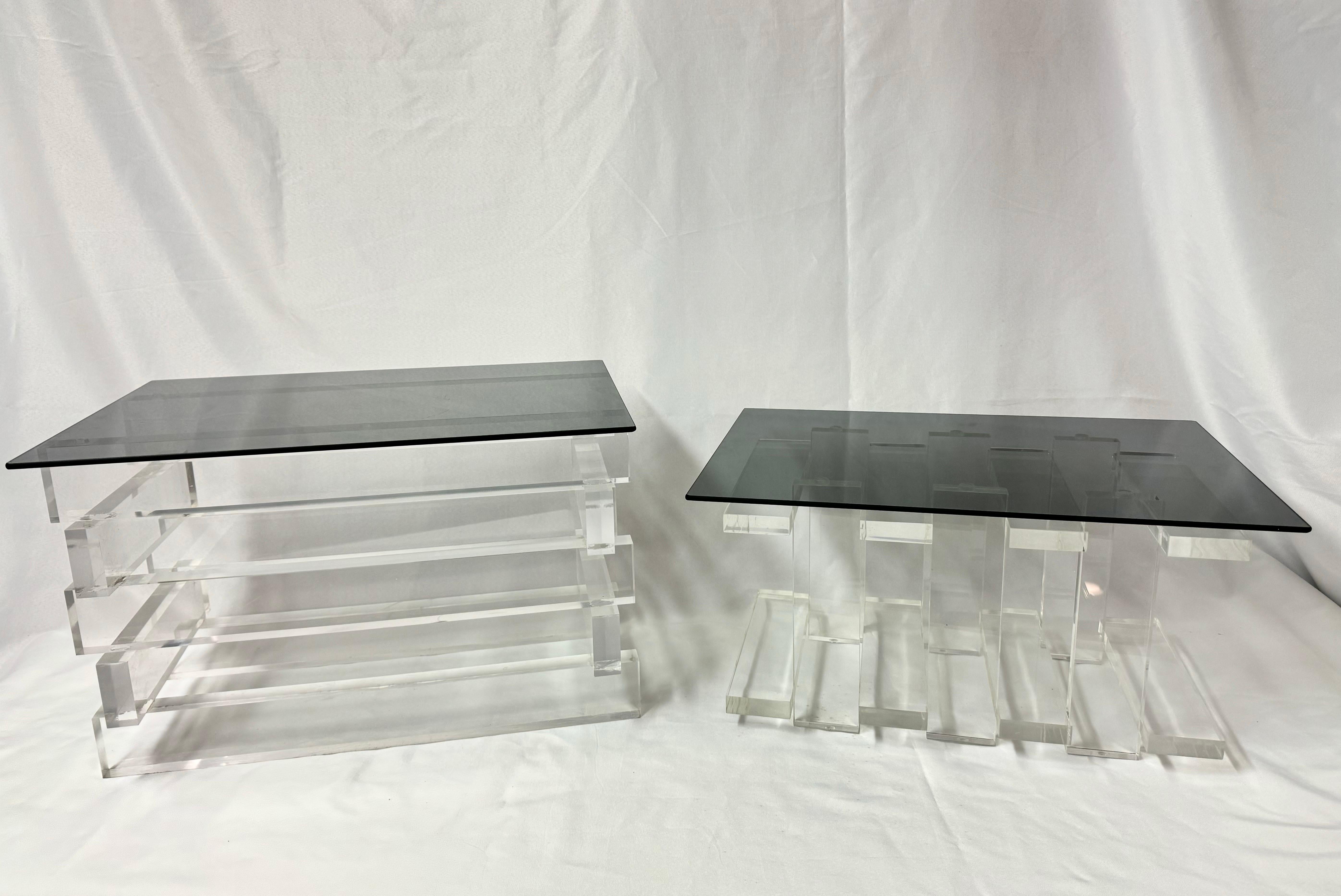Mesa auxiliar apilada de lucita y cristal ahumado en venta 10