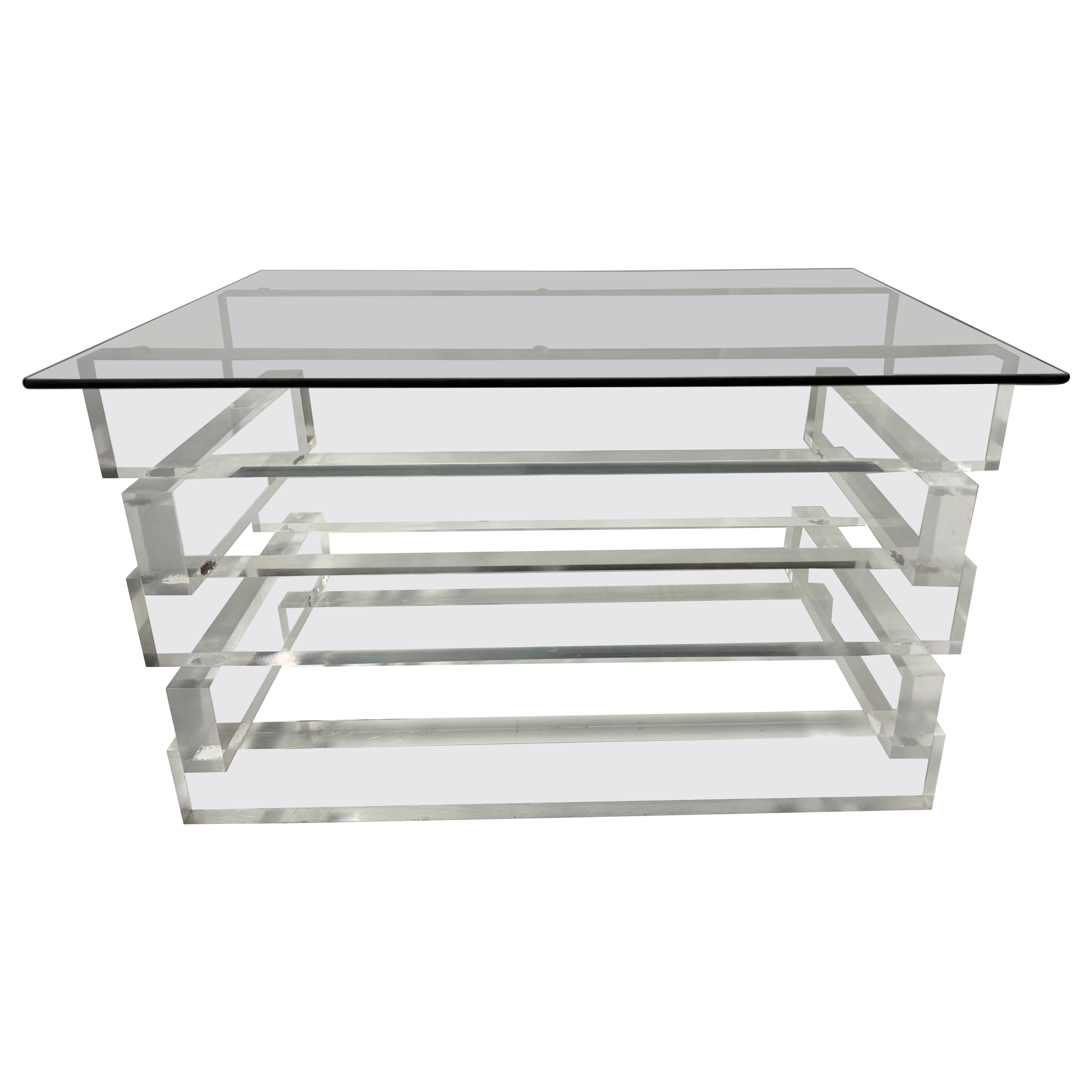 Tavolo impilato in lucite e vetro fumé in vendita
