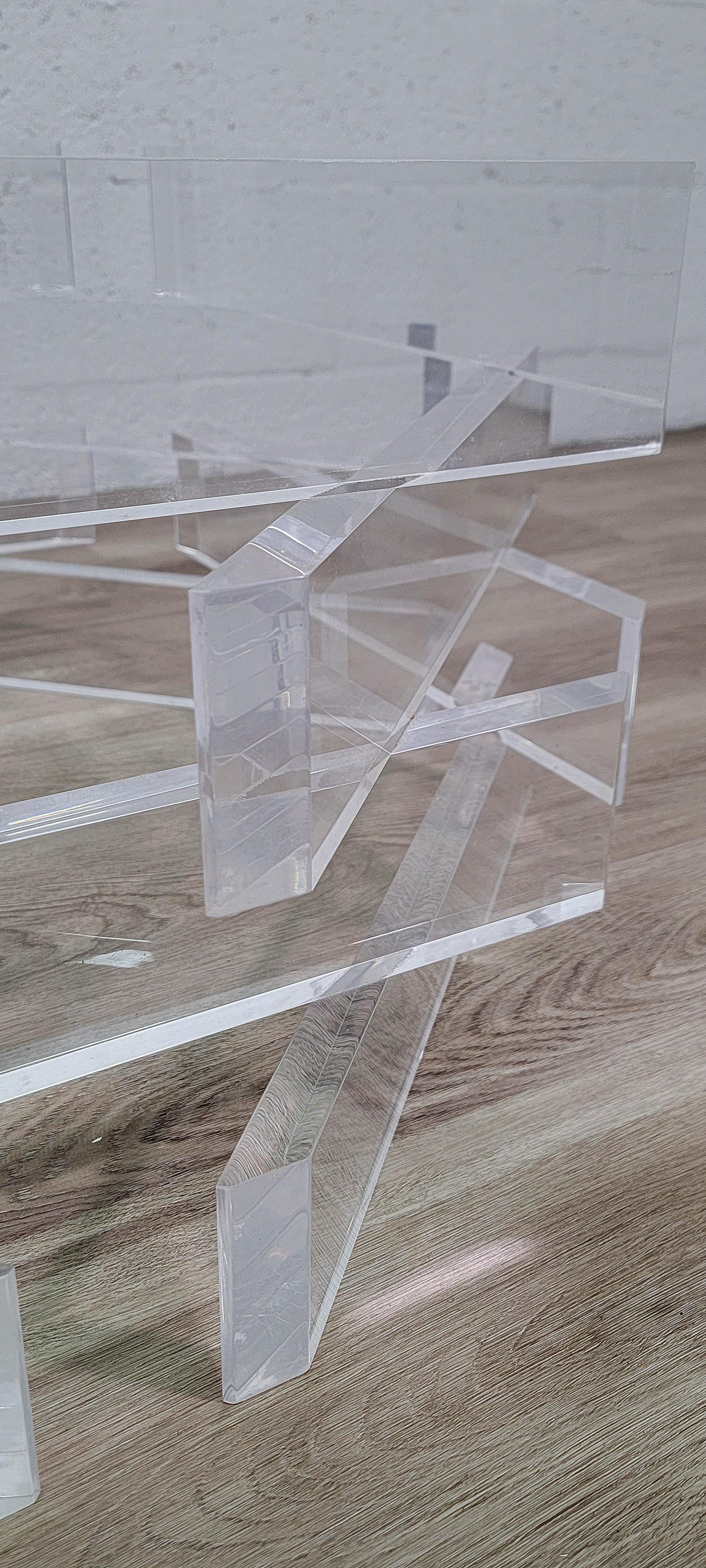 Stacked Lucite Coffee Table In Good Condition For Sale In Miami, FL