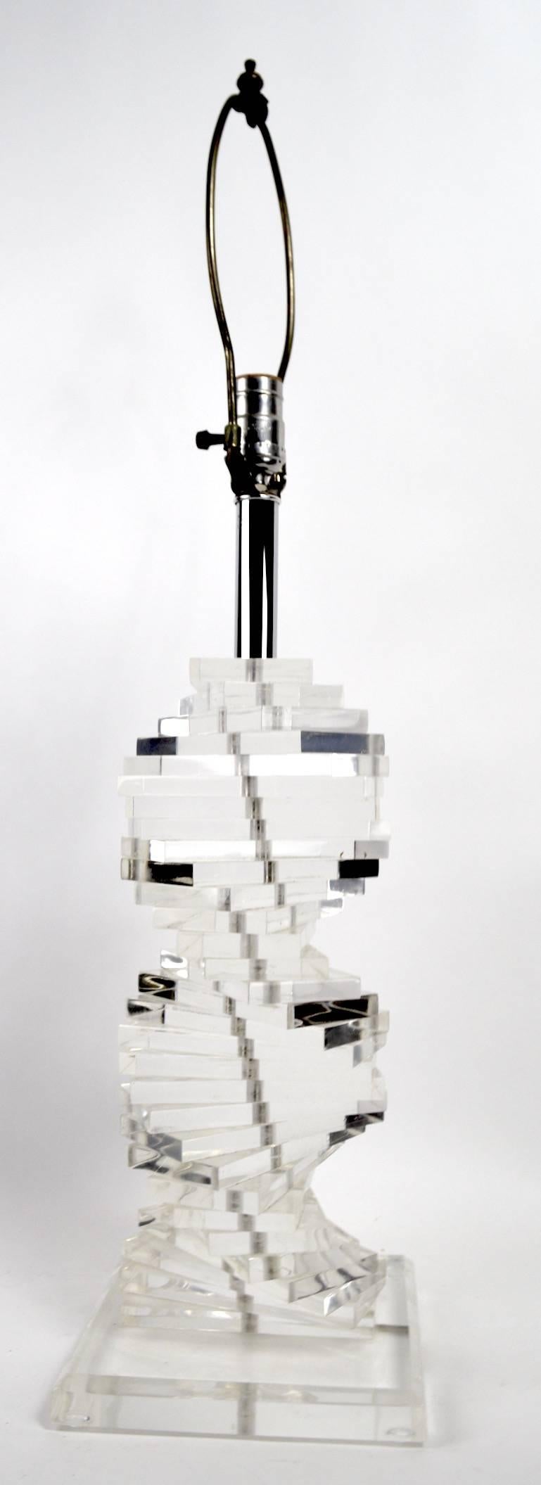 20th Century Stacked Lucite Helix Form Table Lamp For Sale