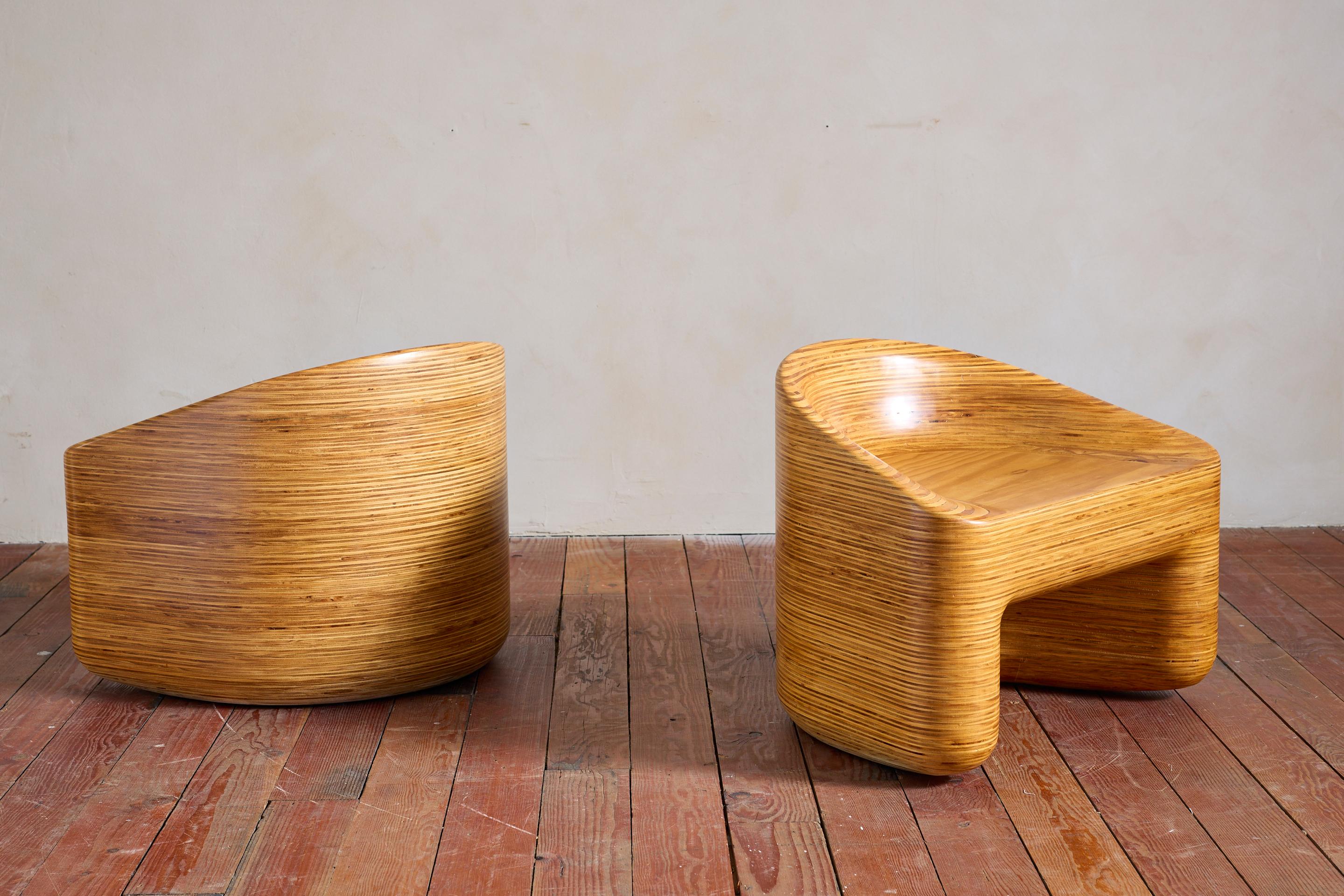 Stacked Molded Plywood Chairs In condizioni buone in vendita a Beverly Hills, CA