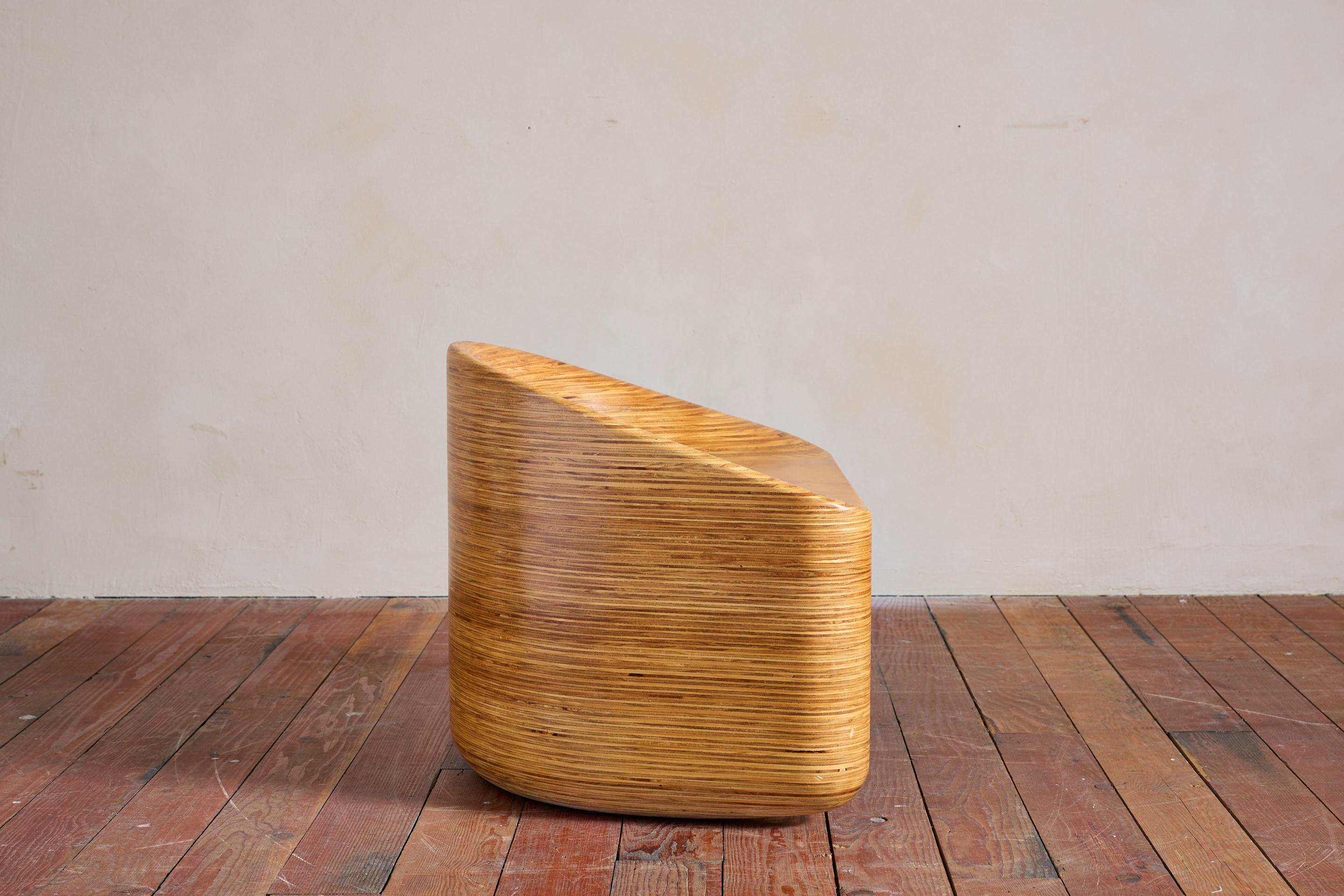 XXI secolo e contemporaneo Stacked Molded Plywood Chairs in vendita