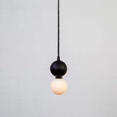 Lampe suspendue empilée de Research. Lighting, noire, prototype, en stock