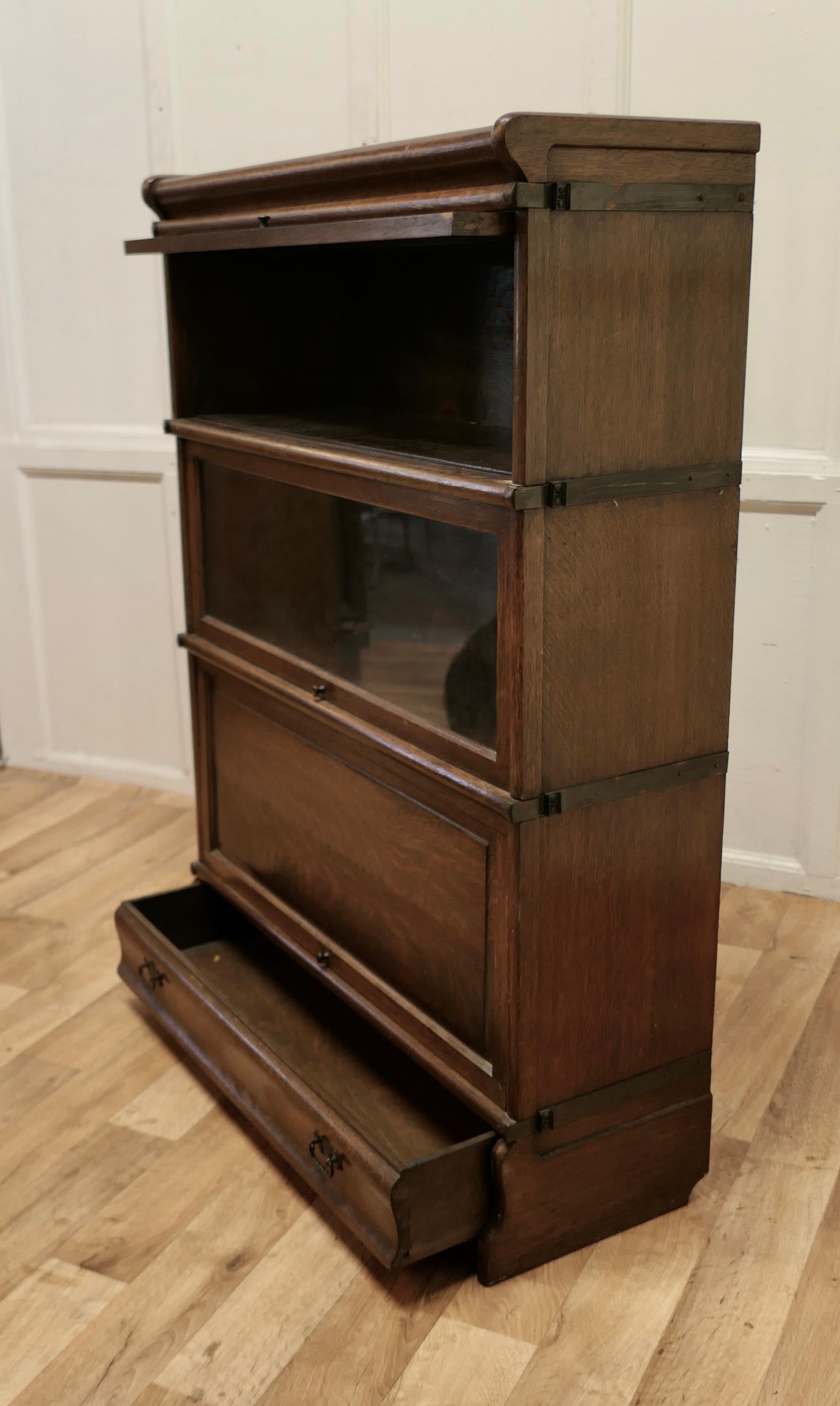 Stacking Oak Globe Wernicke Barristers Bookcase or Filing Cabinet In Good Condition In Chillerton, Isle of Wight