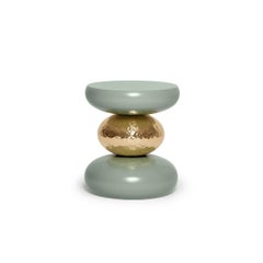 Table d'appoint empilable en bois laqué et laiton martelé