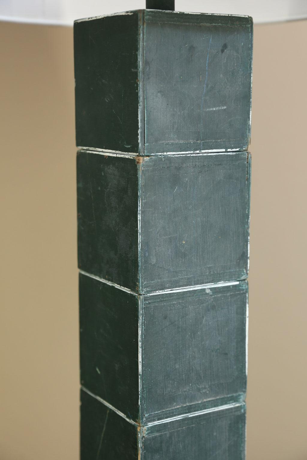 Green Wood Block Pair Custom Tischlampen. Einzigartig, Grafikdesign Einzigartig (Mitte des 20. Jahrhunderts) im Angebot
