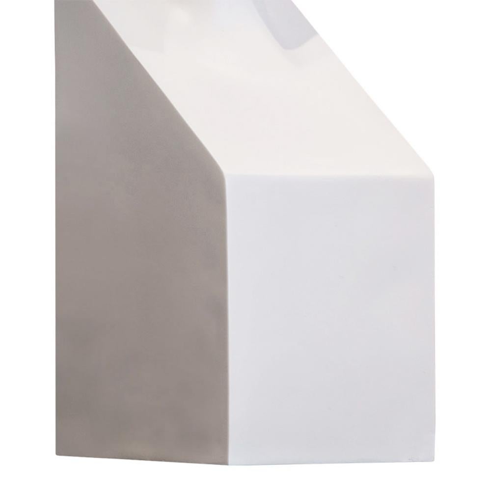 XXI secolo e contemporaneo Scultura in resina Stacy White in vendita