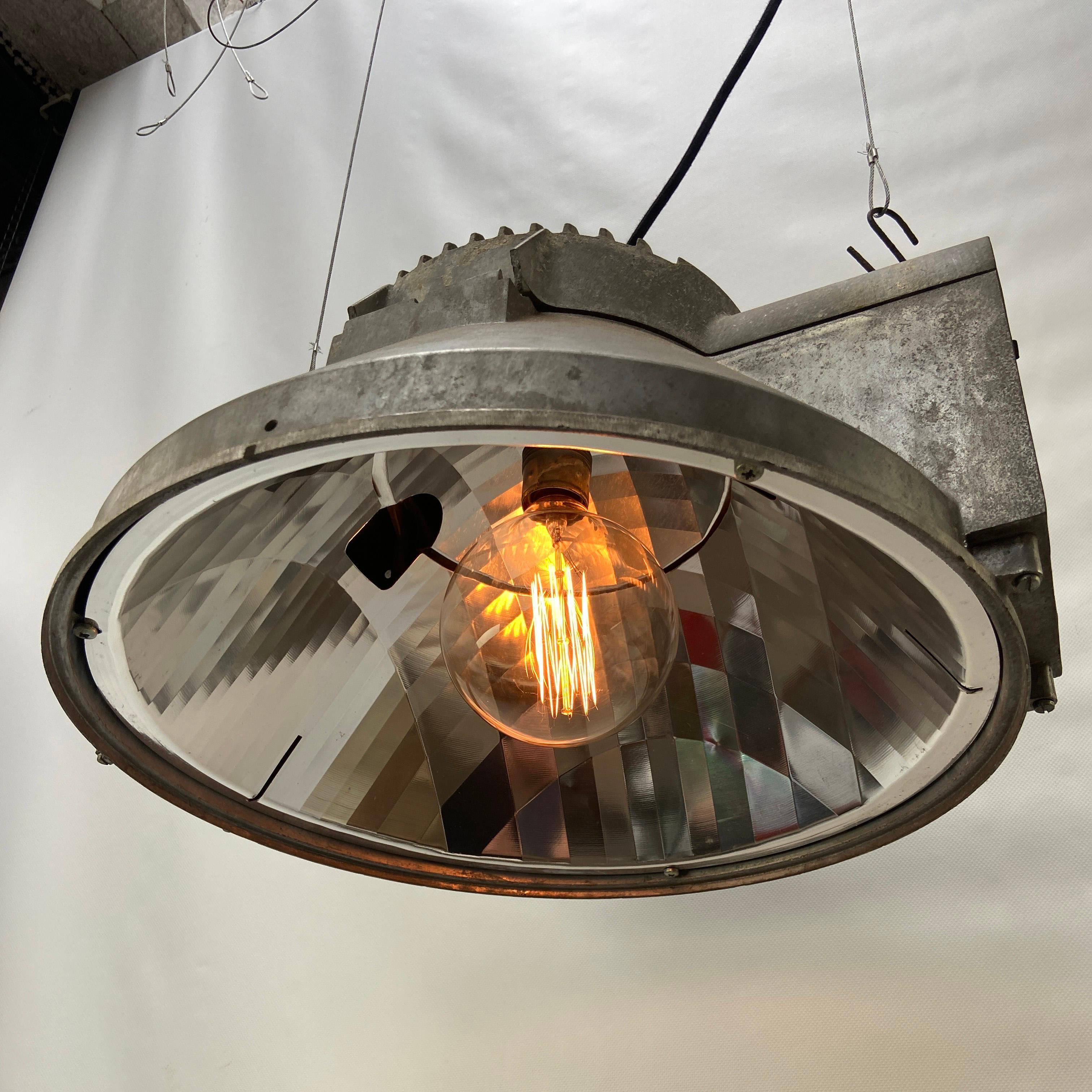 Field light. Stadium lamp from Amsterdam.
Cast aluminium with clear glass. Blocked mirror inside.

Measure: Weight 7.2 kg / 15.9 lb

All lamps have been made suitable by international standards for incandescent light bulbs, energy-efficient and LED
