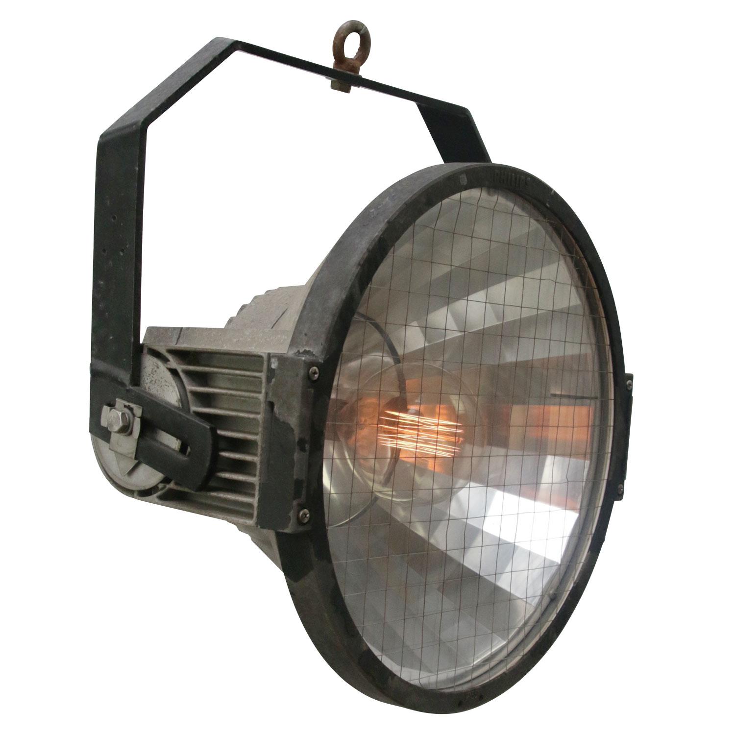Field light. Stadium lamp from Amsterdam arena.
Cast aluminum with clear glass.

Weight: 11.2 kg / 24.7 lb.

Priced per individual item. All lamps have been made suitable by international standards for incandescent light bulbs, energy-efficient and