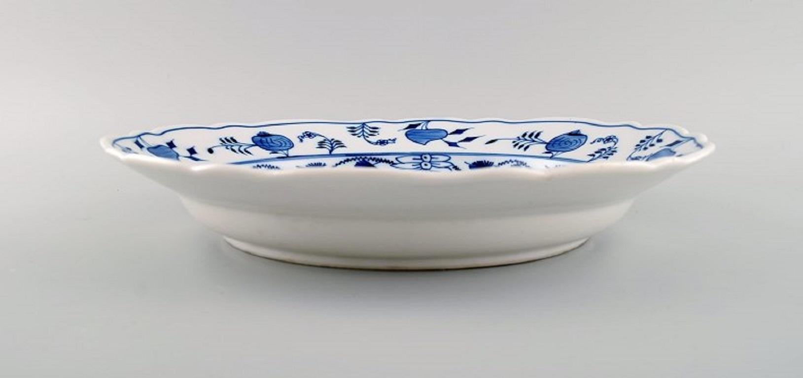 Stadt Meissen Blue Onion pattern. Large bowl. Mid-20th century.
Measures: 34.5 x 5.8 cm.
In excellent condition. Hairline crack.
Stamped.