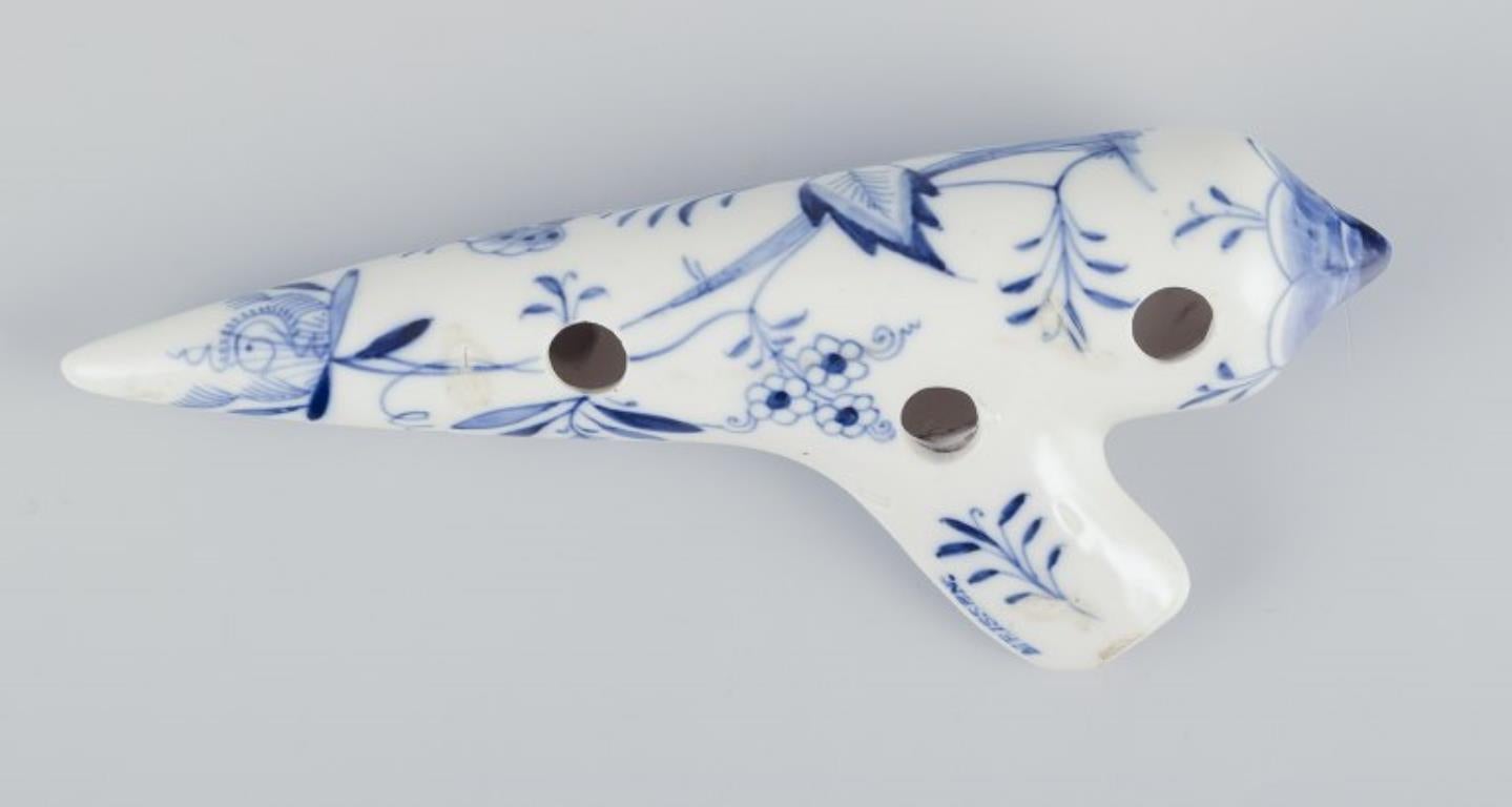 Ciudad de Meissen, Alemania. Flauta de porcelana con forma de ocarina. Glaseado en venta