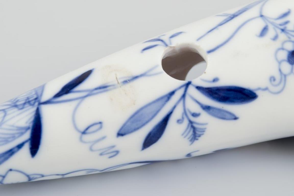 Ciudad de Meissen, Alemania. Flauta de porcelana con forma de ocarina. en Bueno estado para la venta en Copenhagen, DK