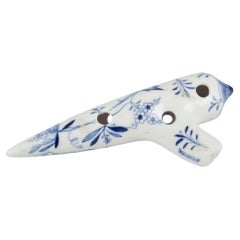 Ville de Meissen, Allemagne. Flûte ocarina en porcelaine à motifs d'oignons.