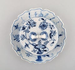 Stadt Meissen Onion Pattern, Butter Jar on Stand, Mid-20th Century