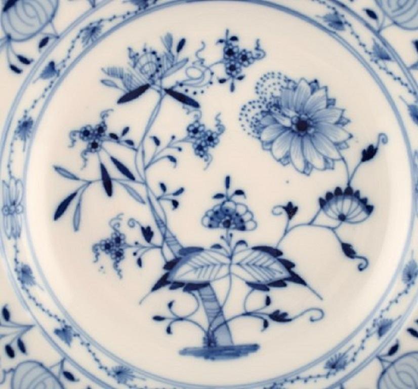 Stadt Meissen blue onion pattern. Large soup plate. 10 pieces in stock, mid-20th century.
In very good condition.
Stamped.
Measures: 25.5 x 5 cm.