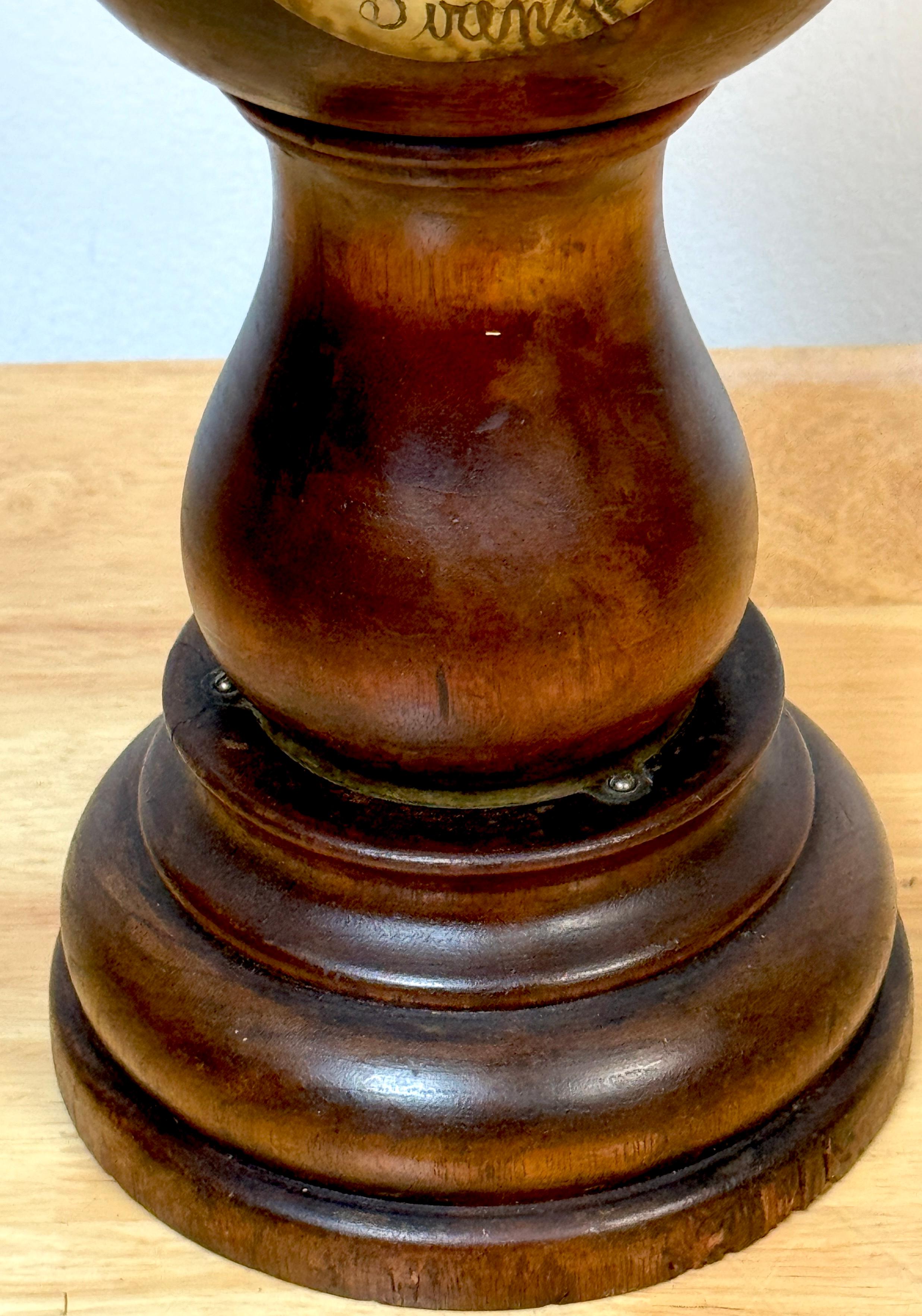 Stafanc Ugolini Firenze, 1784* Molino de pimienta de madera de frutal y latón en Bueno estado para la venta en West Palm Beach, FL
