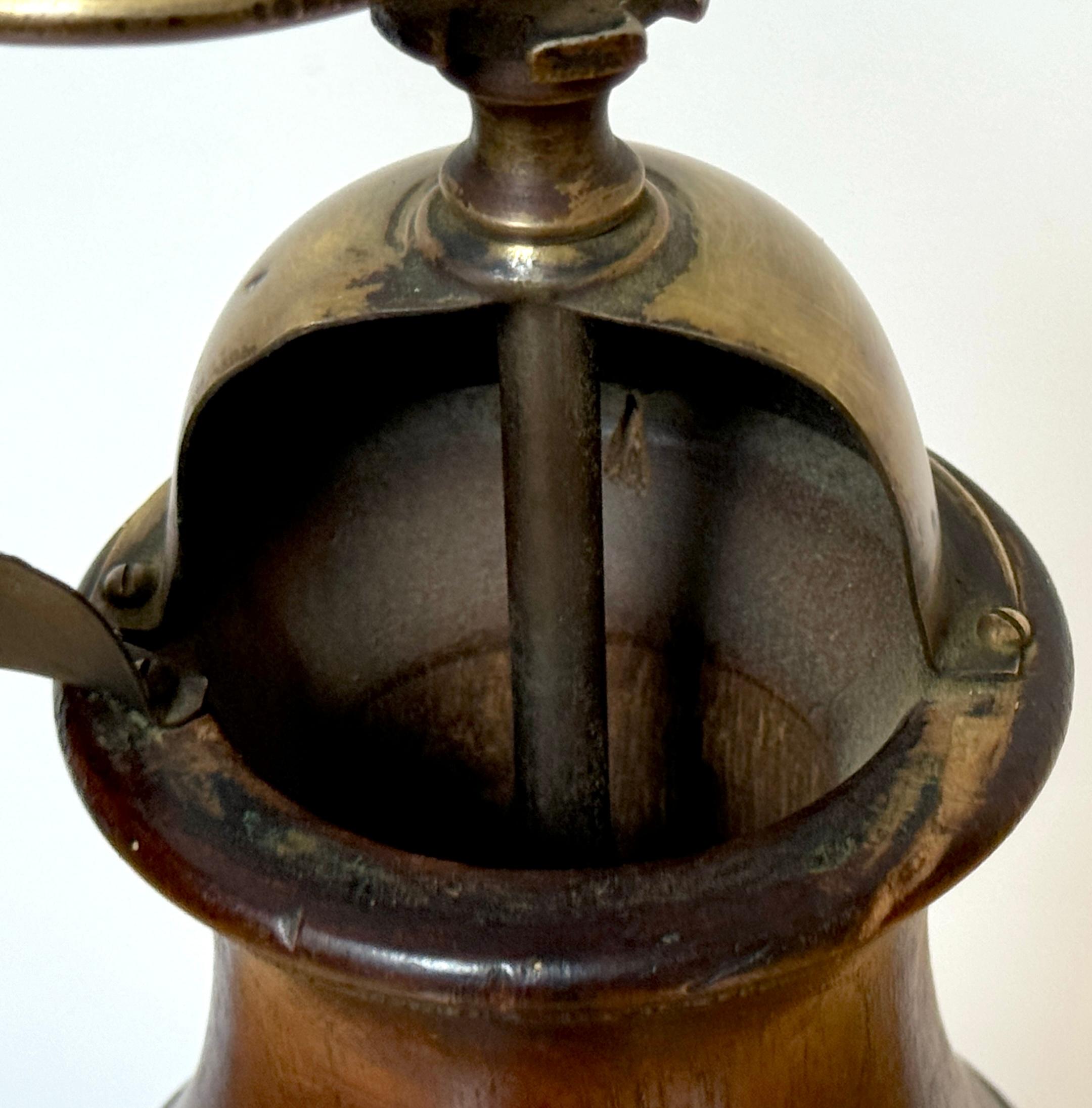 Stafanc Ugolini Firenze, 1784* Molino de pimienta de madera de frutal y latón en venta 1