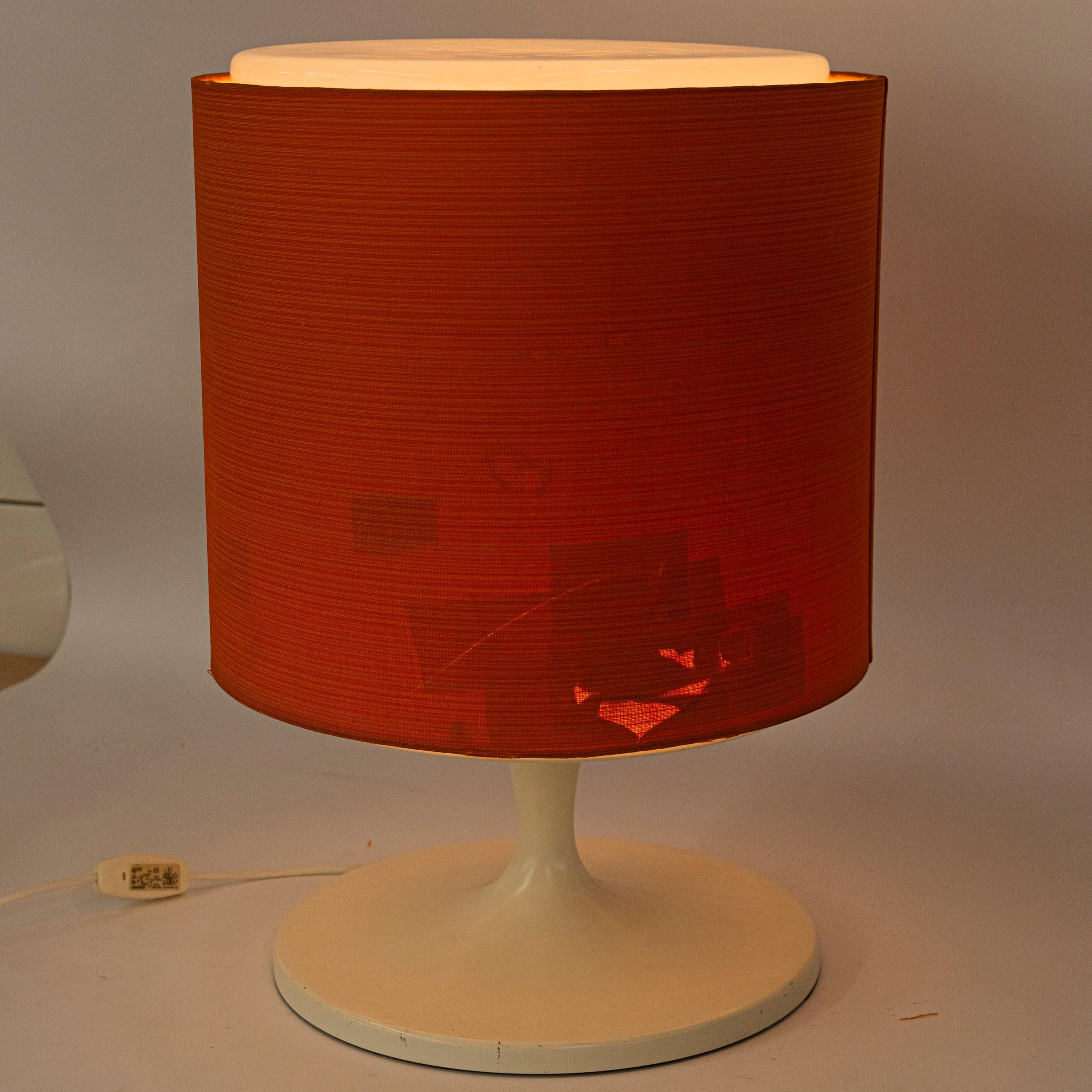 Lampe de table tulipe de l'ère spatiale État moyen - En vente à AMSTELVEEN, NL