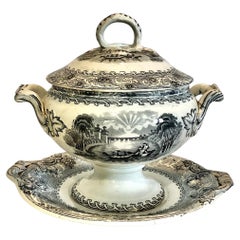 Soupière à sauce couverte du 19e siècle avec sous-plat, Staffordshire