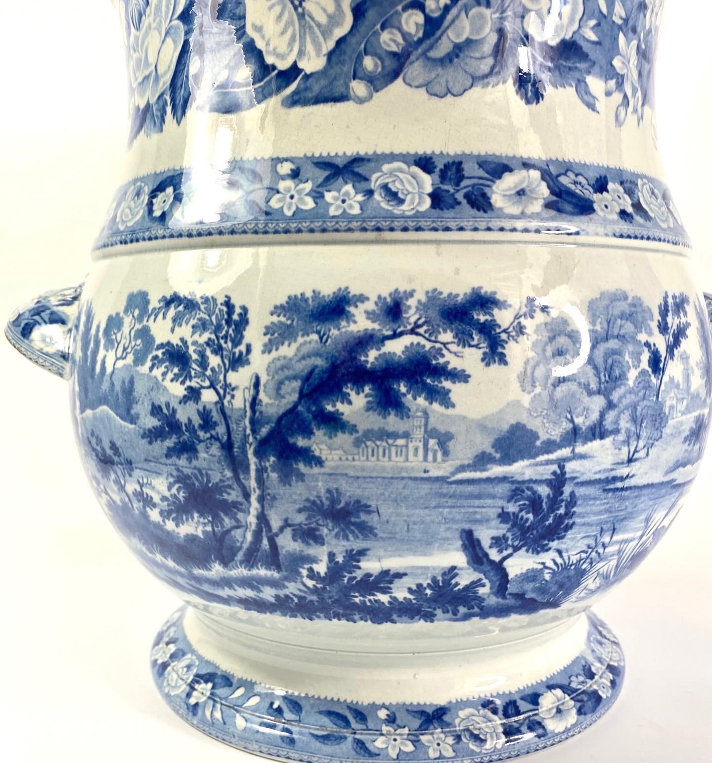 Staffordshire blue and white printed pail, c. 1830. In Excellent Condition In Gargrave, North Yorkshire