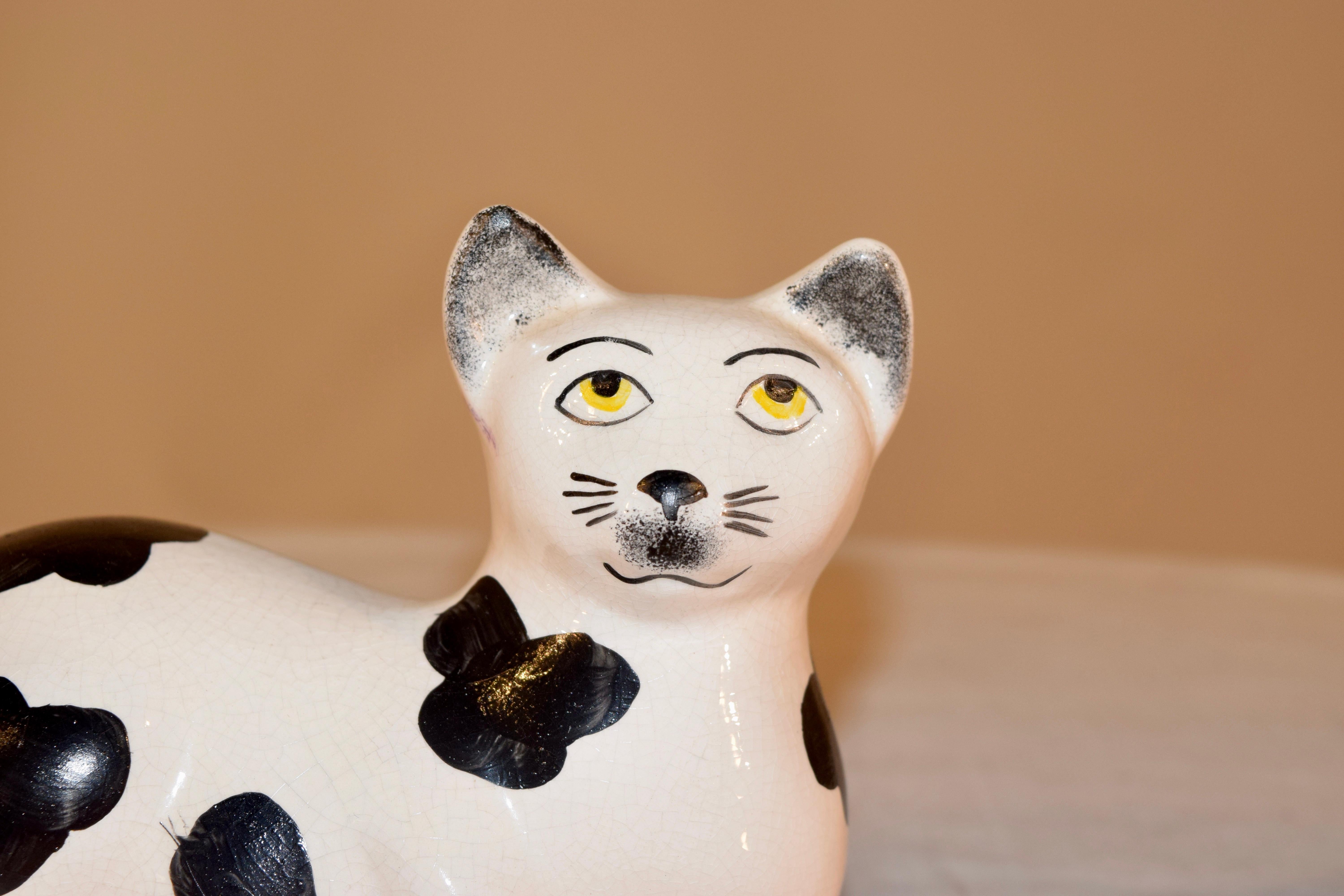Staffordshire Cat Figure, circa 1970 In Good Condition In High Point, NC