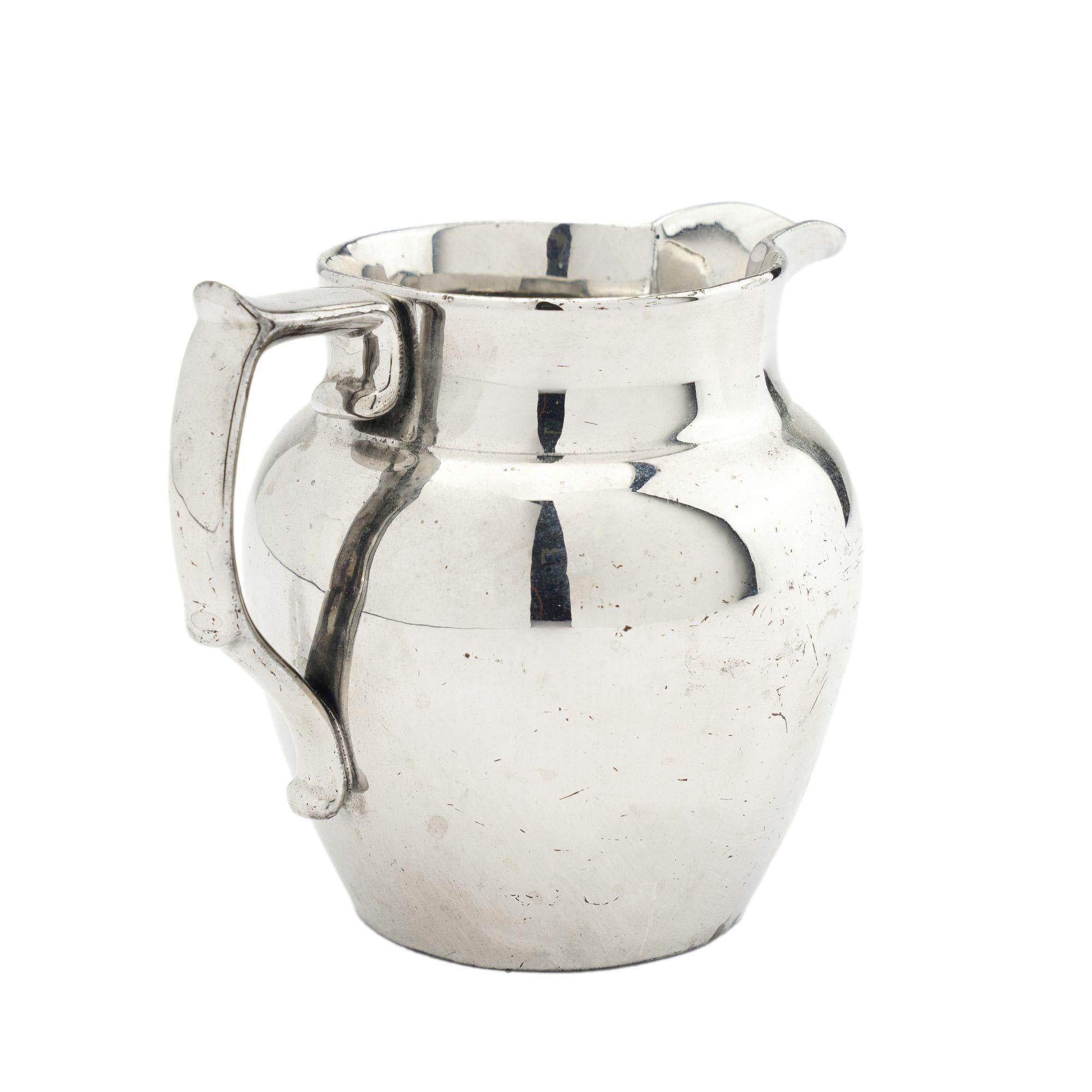 Zuccheriera e lattiera con piede in ceramica Staffordshire luster ware, 1830 ca. in vendita 1